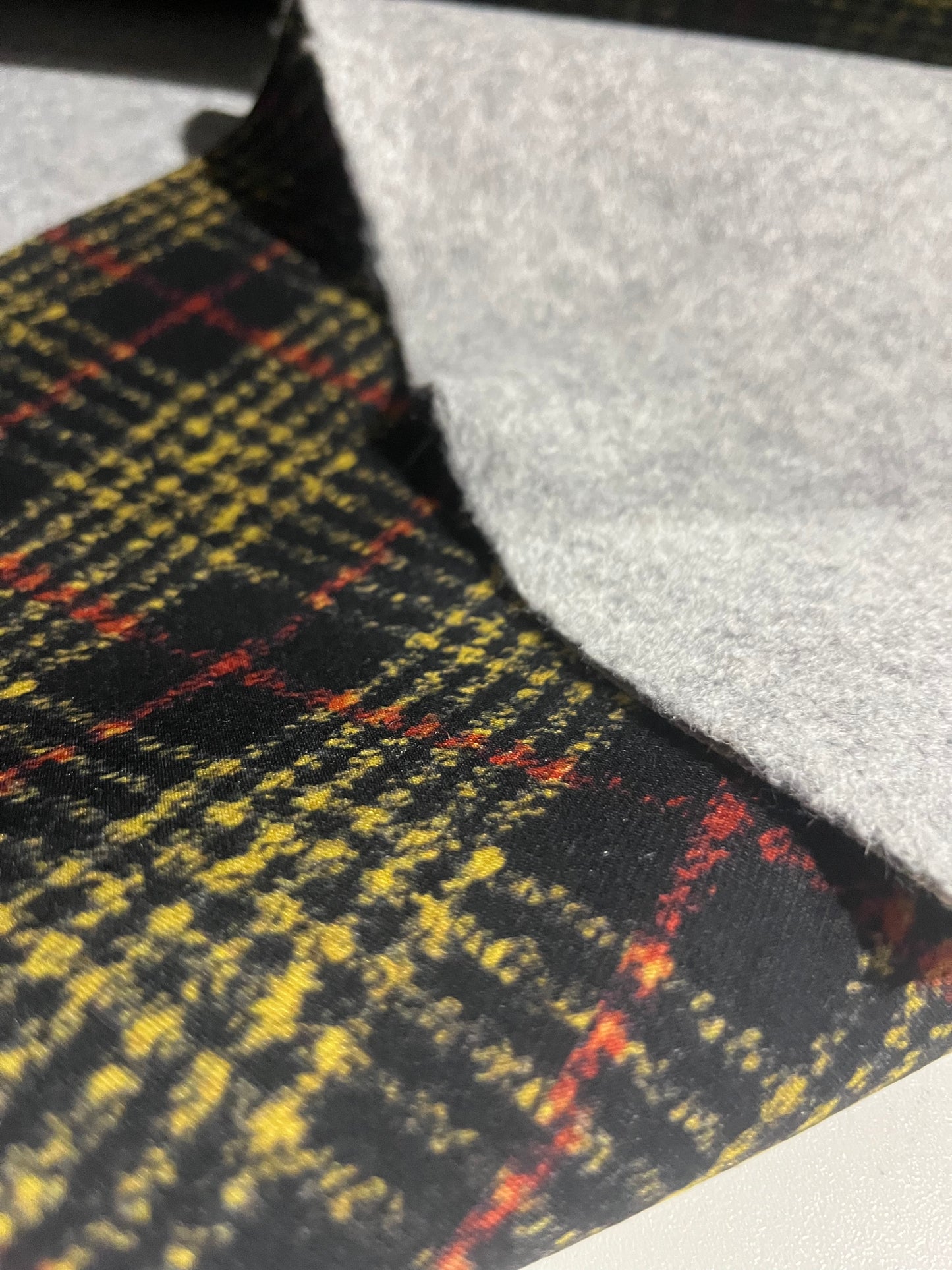 Flip side 110 wool contrecollé light grey with check inside