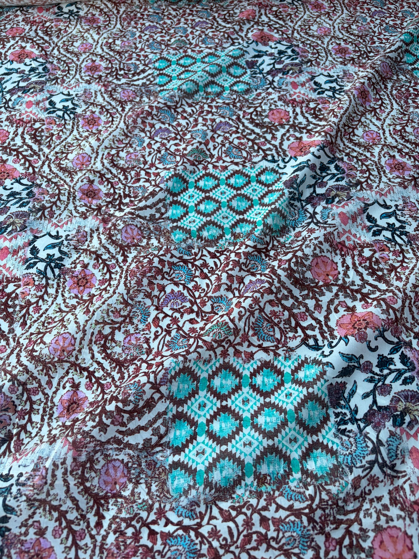 MOLKO 025 cotton voile patchwork print