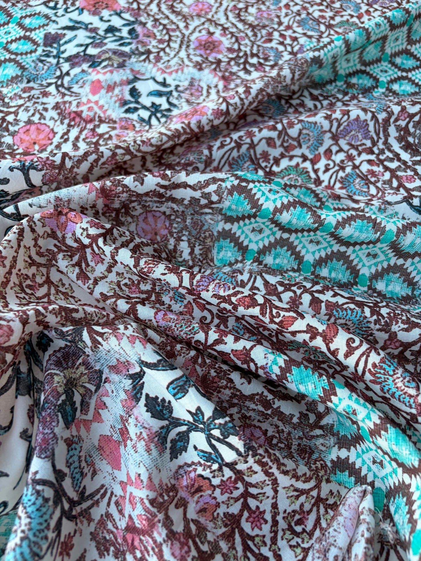 MOLKO 025 cotton voile patchwork print