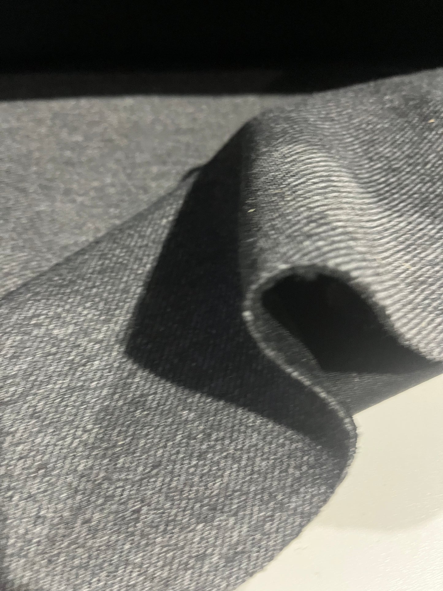 Flip side 125 wool contrecollé grey twill with black jersey inside