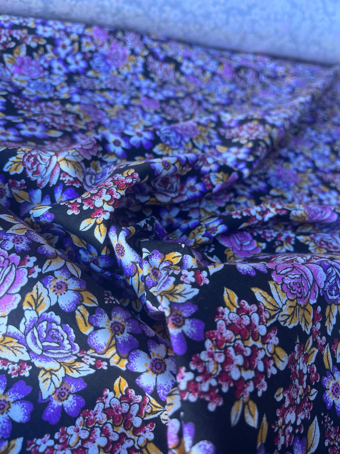 CARLA 014 cotton canvas flower bouquets on black ground