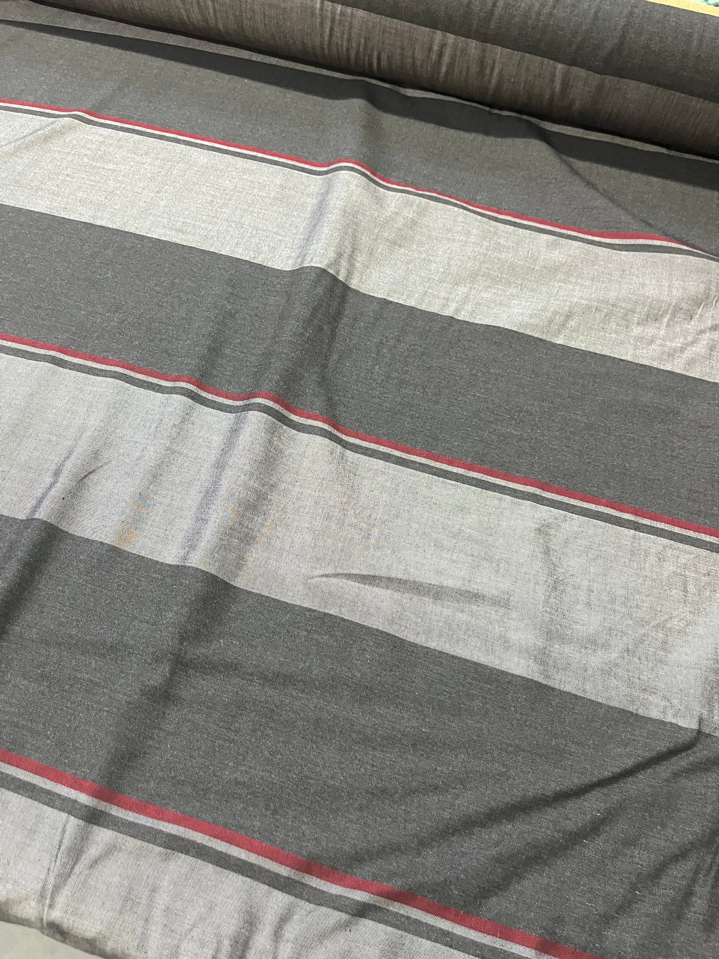 H01 irregular twill stripes grey/red