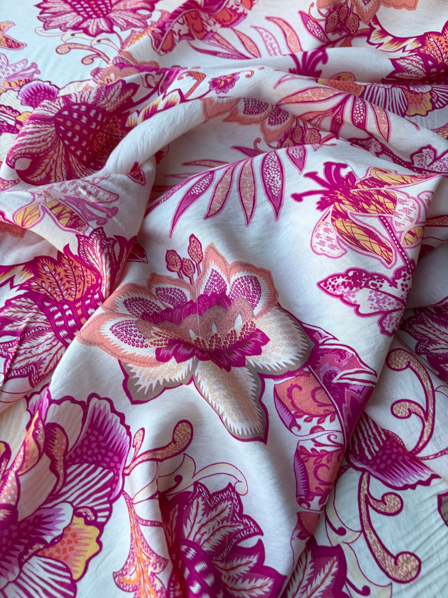 COMO 008 viscose voile flowers