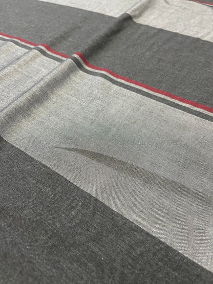 Indy 021 irregular twill stripes grey/red