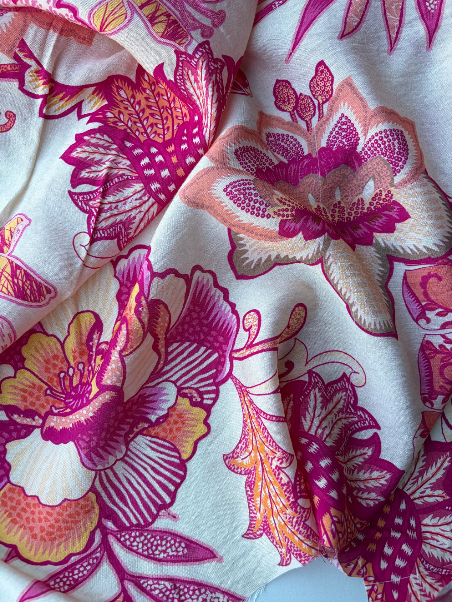 COMO 008 viscose voile flowers