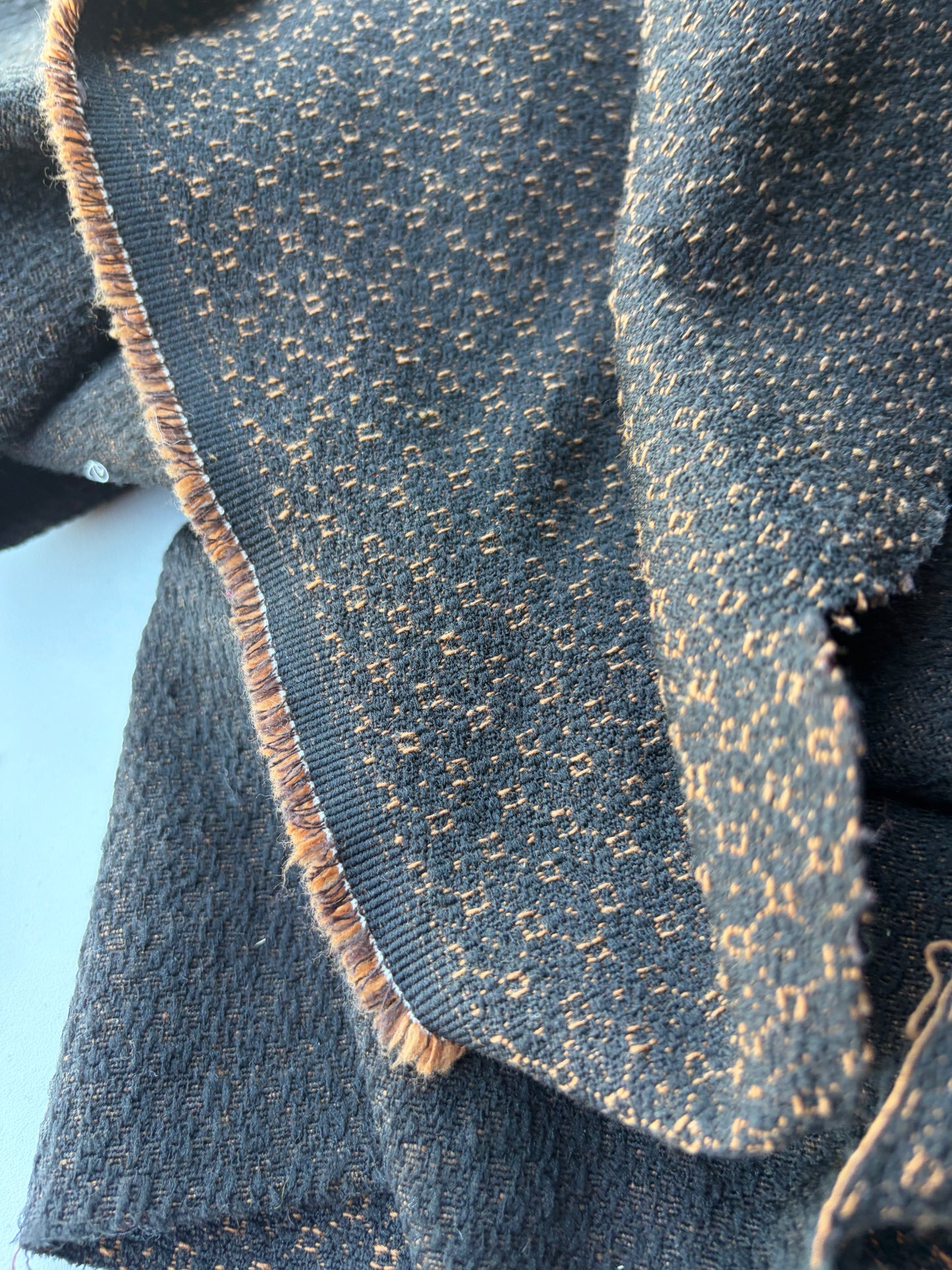 MOLKO 028 black/camel wool jacquard