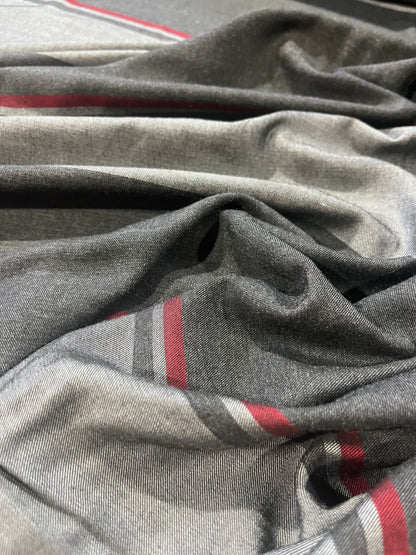 Indy 021 irregular twill stripes grey/red