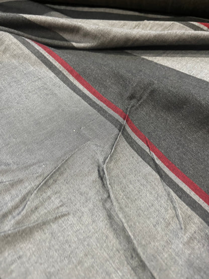 Indy 021 irregular twill stripes grey/red