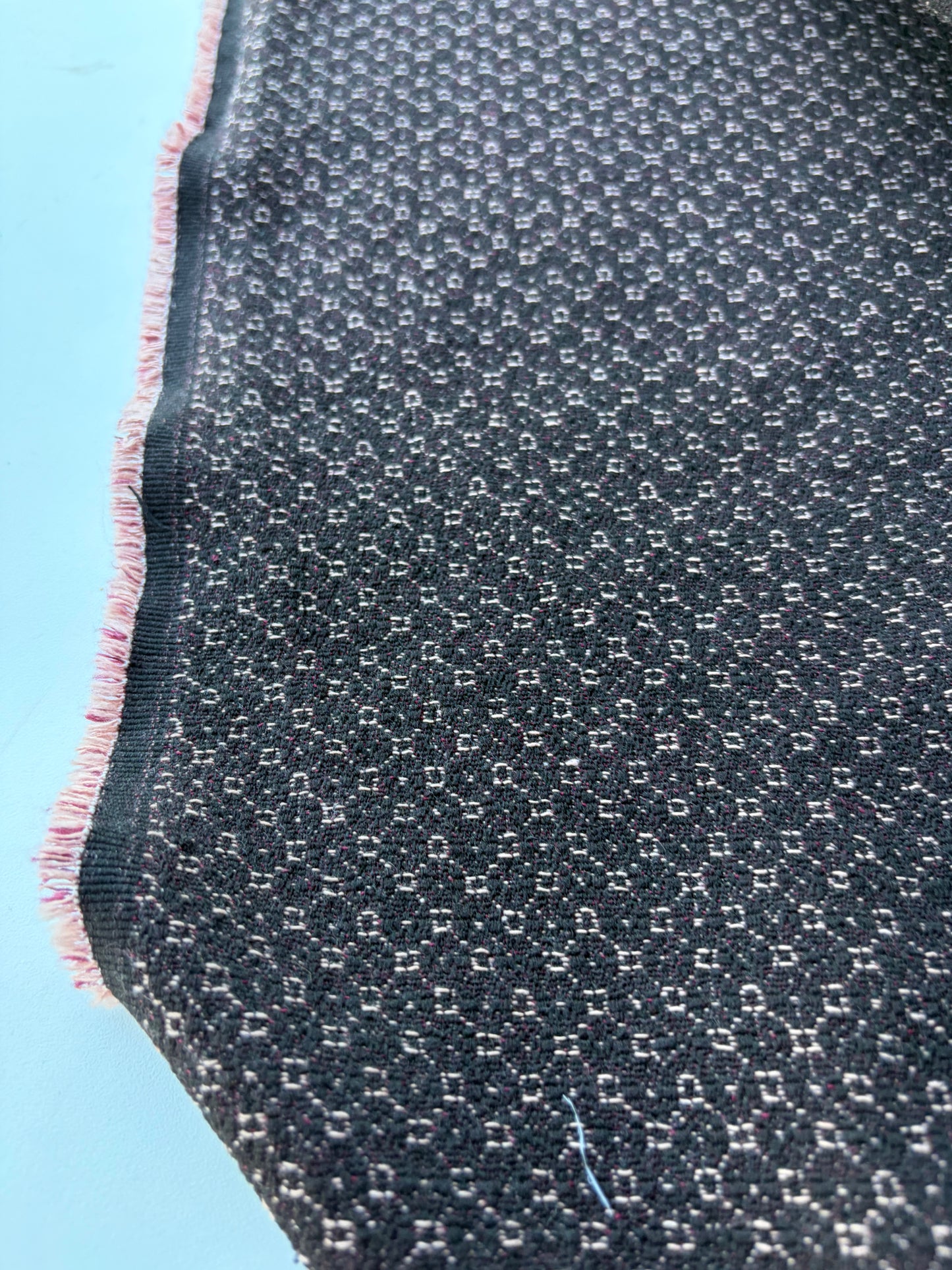 MOLKO 029 black/red wool jacquard