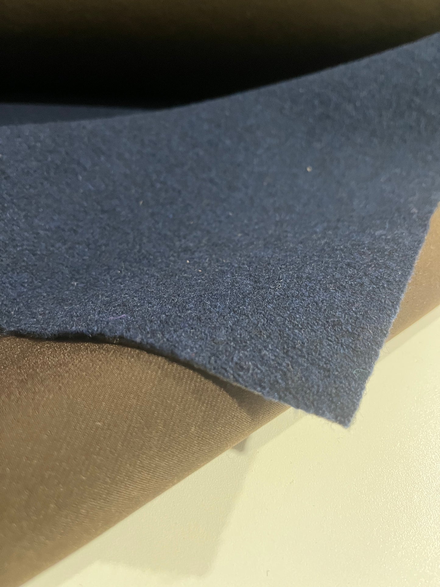 Flip side 155 wool contrecollé double face navy/brown