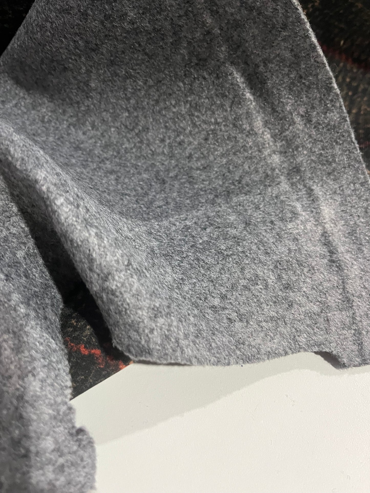 Flip side 160 wool contrecollé double face mid grey