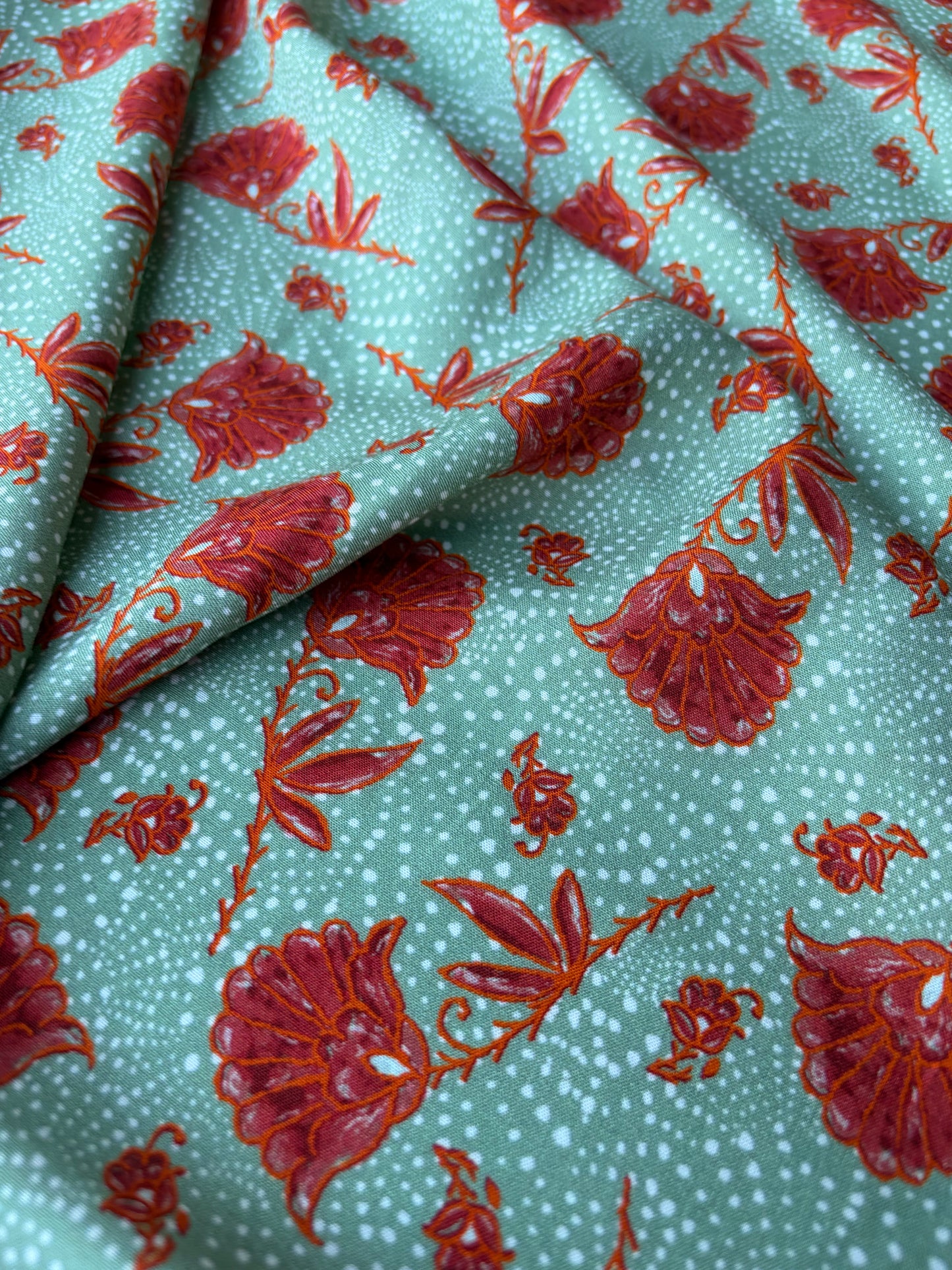 COMO 010 viscose green/rust flowers