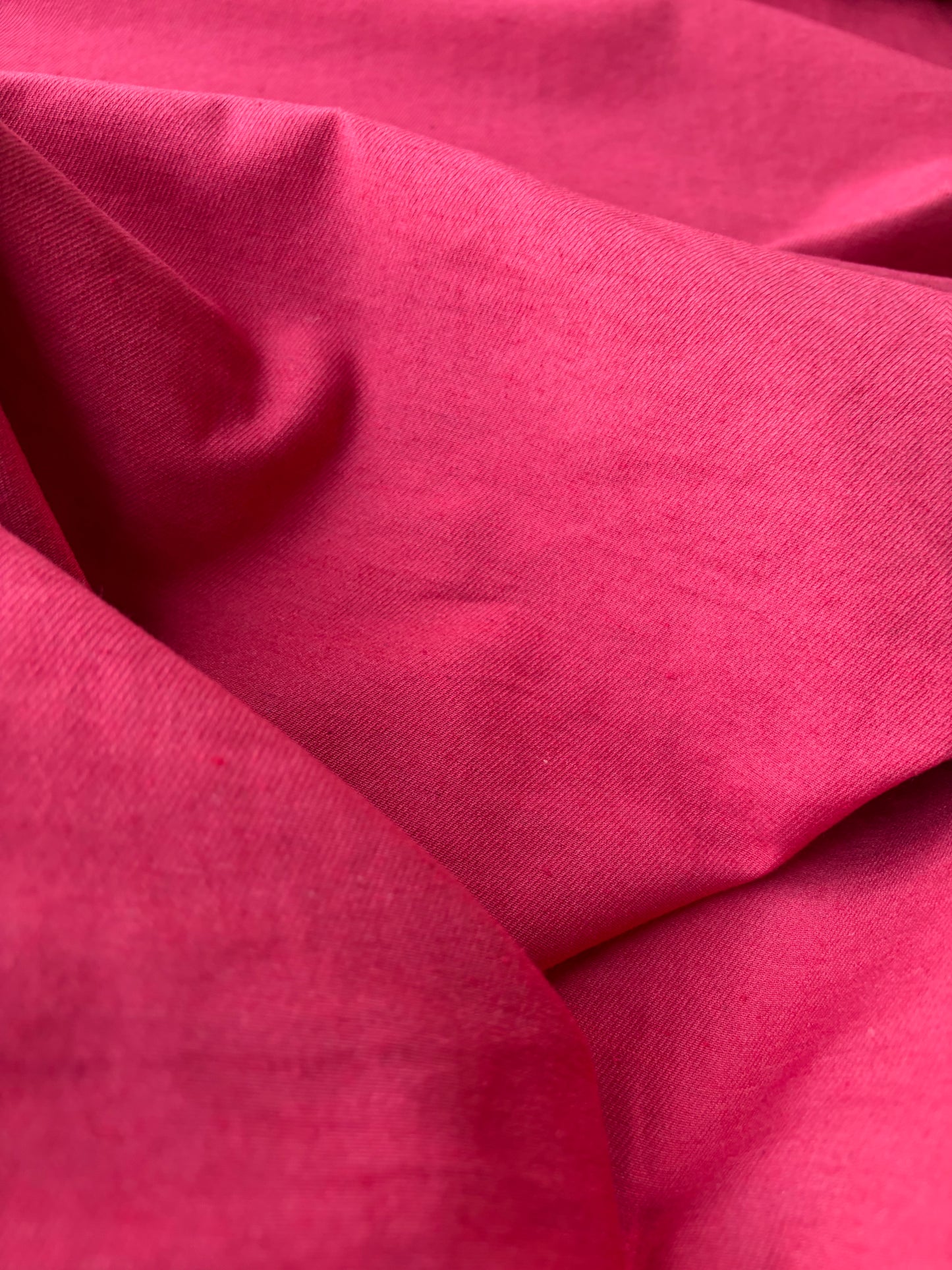 MOE 003 red midweight cotton twill