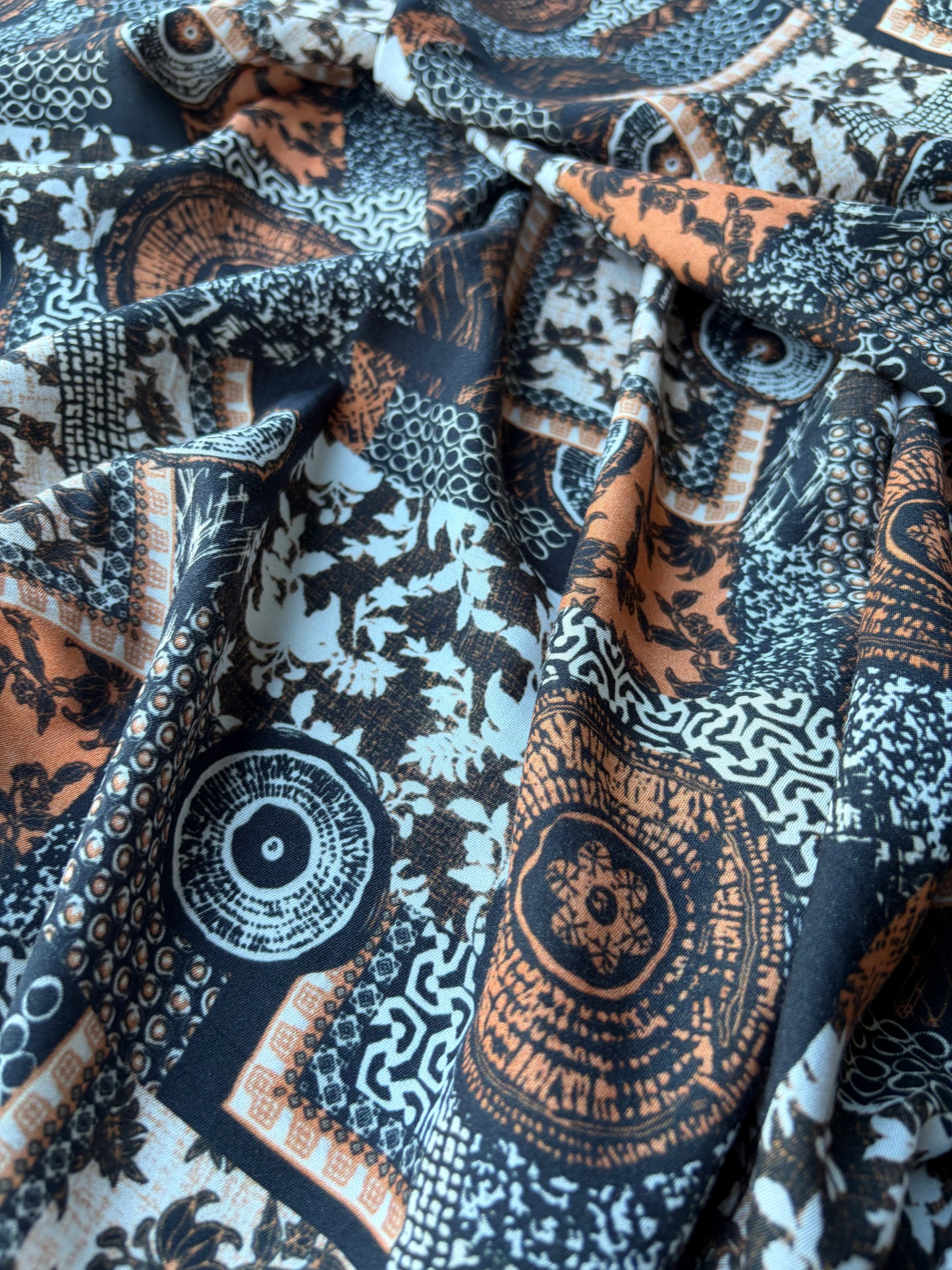 COMO 015 viscose ethnical patchwork print