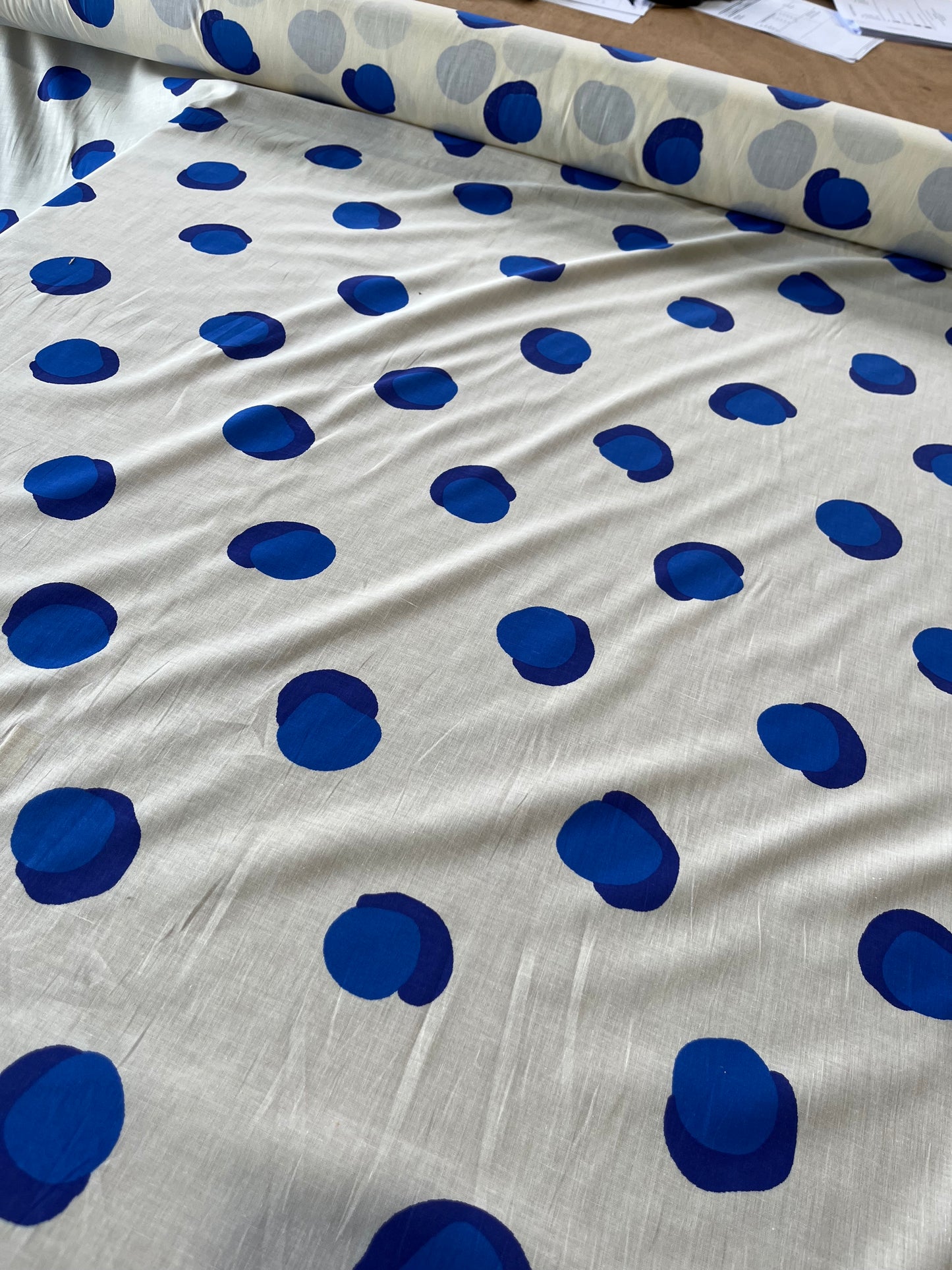 LC Torino 009 cotton voile with fancy dots