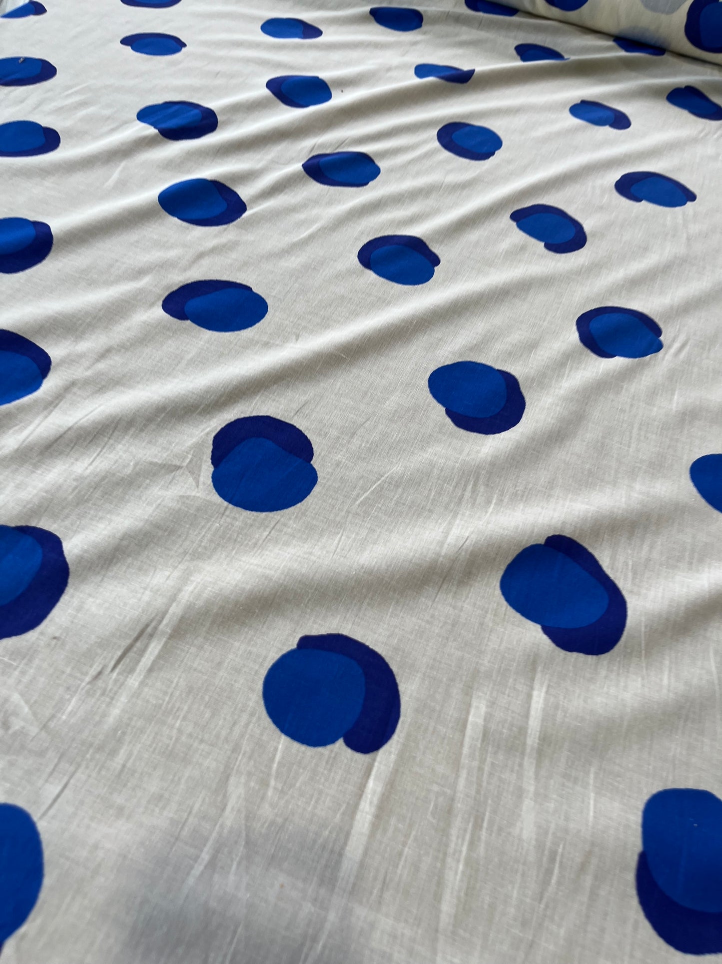 LC Torino 009 cotton voile with fancy dots