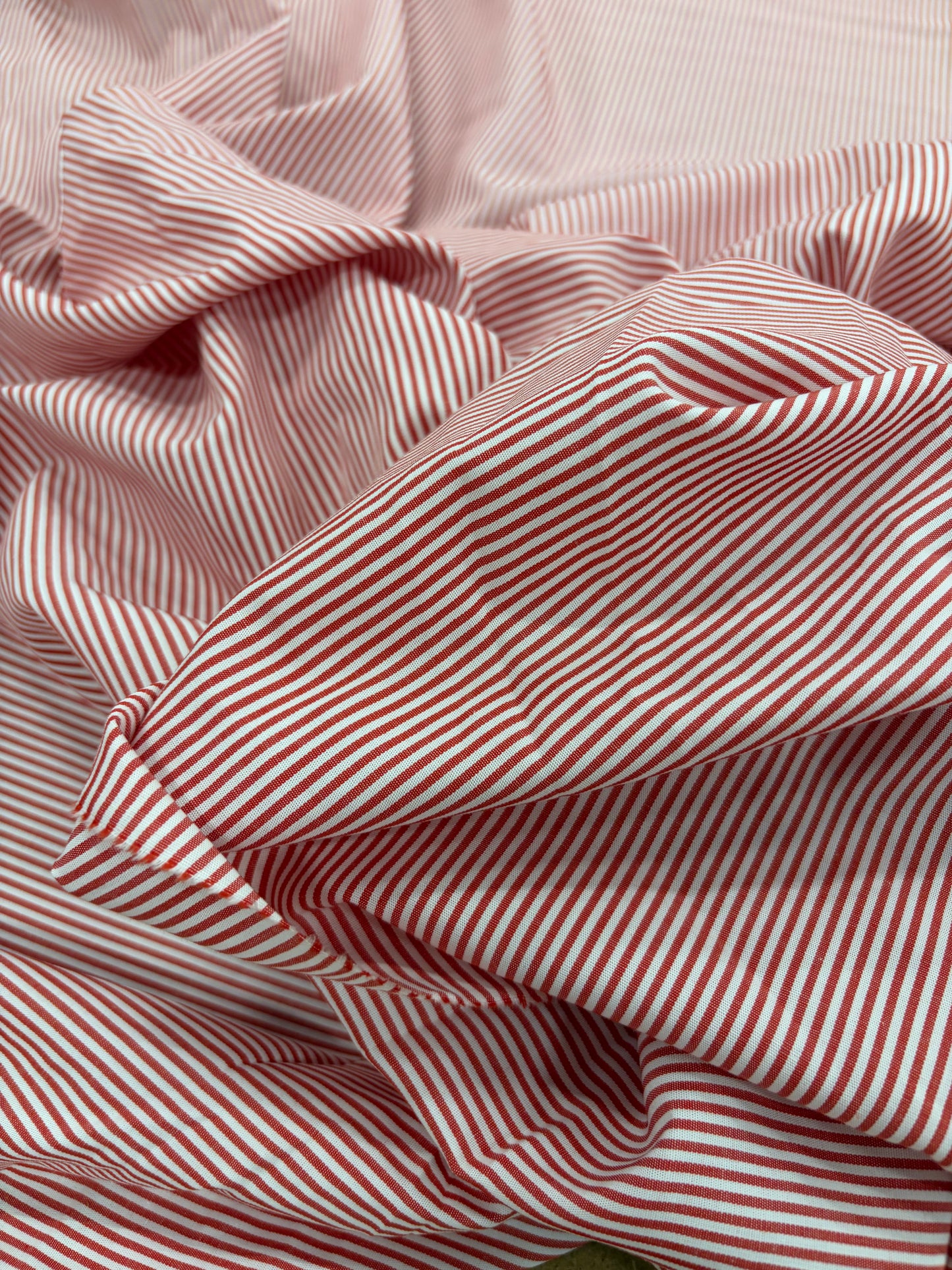 DENIM DISTRICT 023 red cotton colourwoven shirting pinstripe