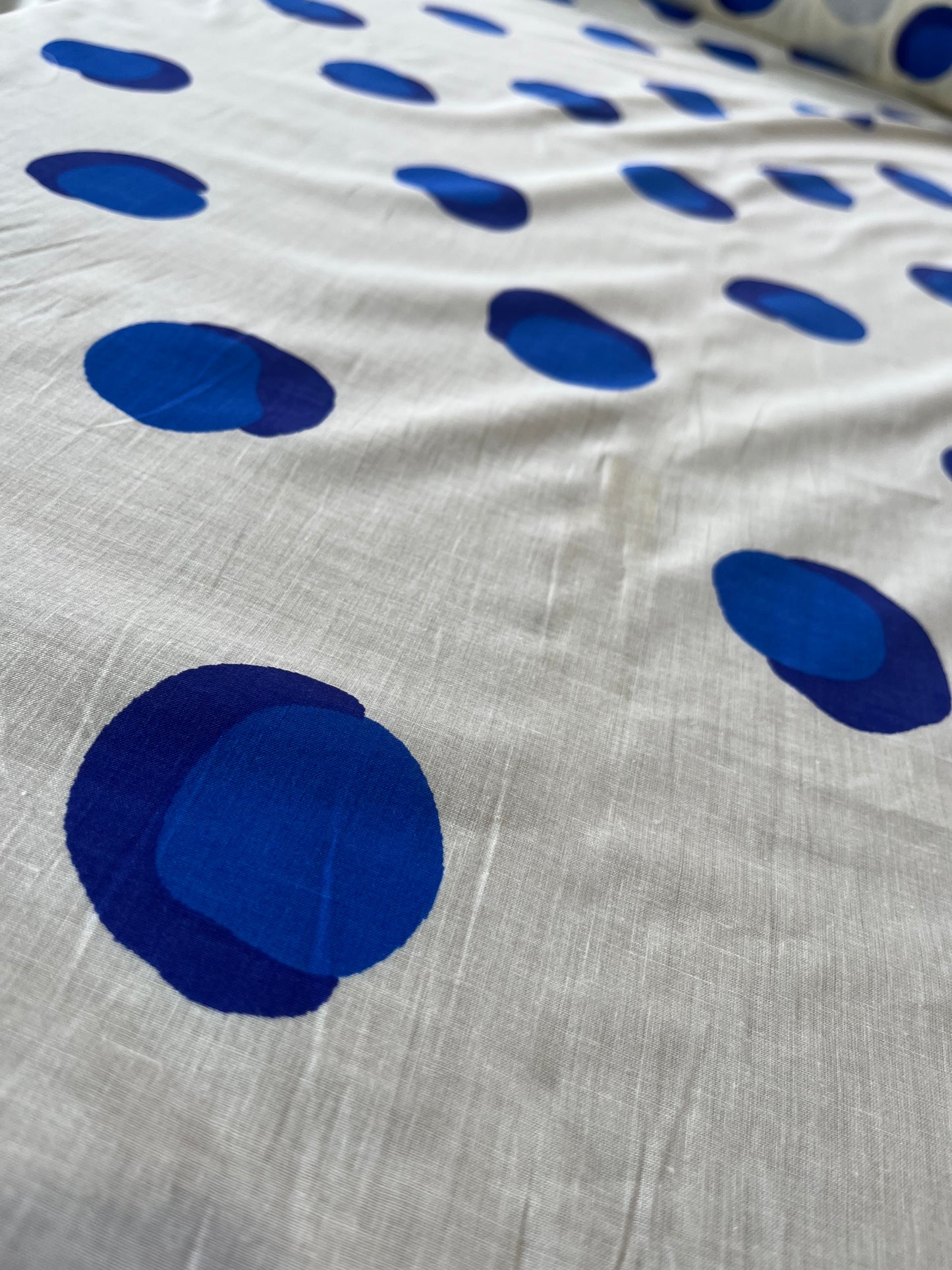 LC Torino 009 cotton voile with fancy dots