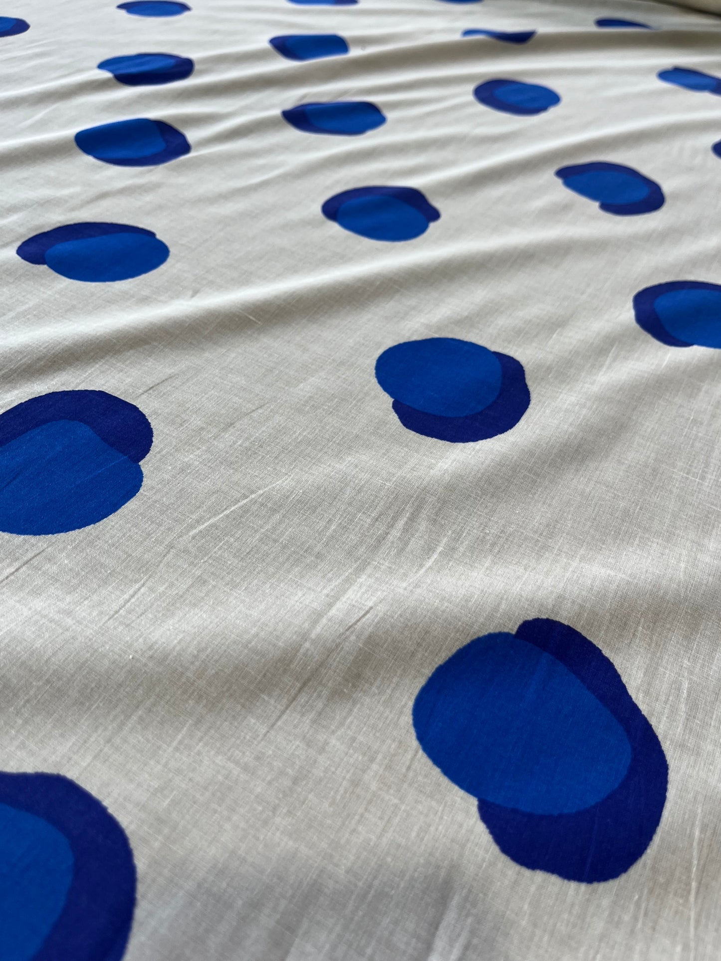 LC Torino 009 cotton voile with fancy dots