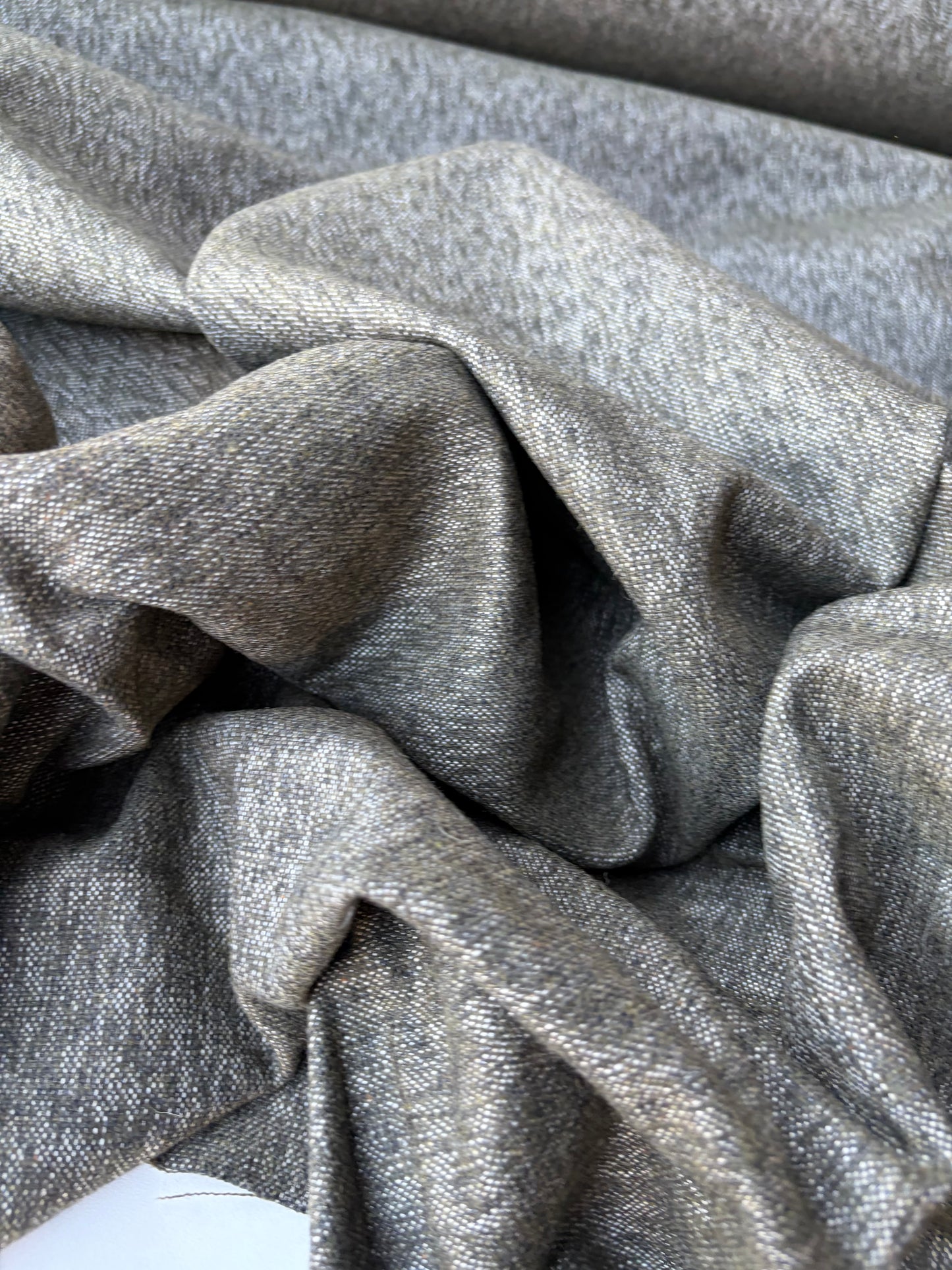 MOE 007 khaky mélange wool drape