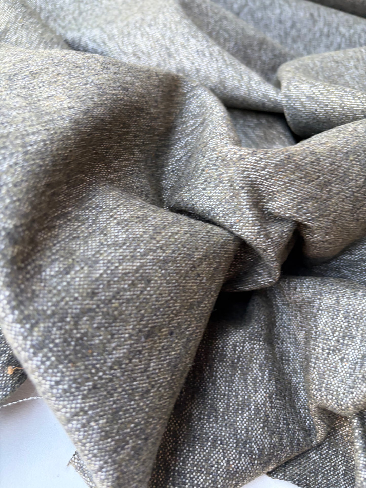MOE 007 khaky mélange wool drape