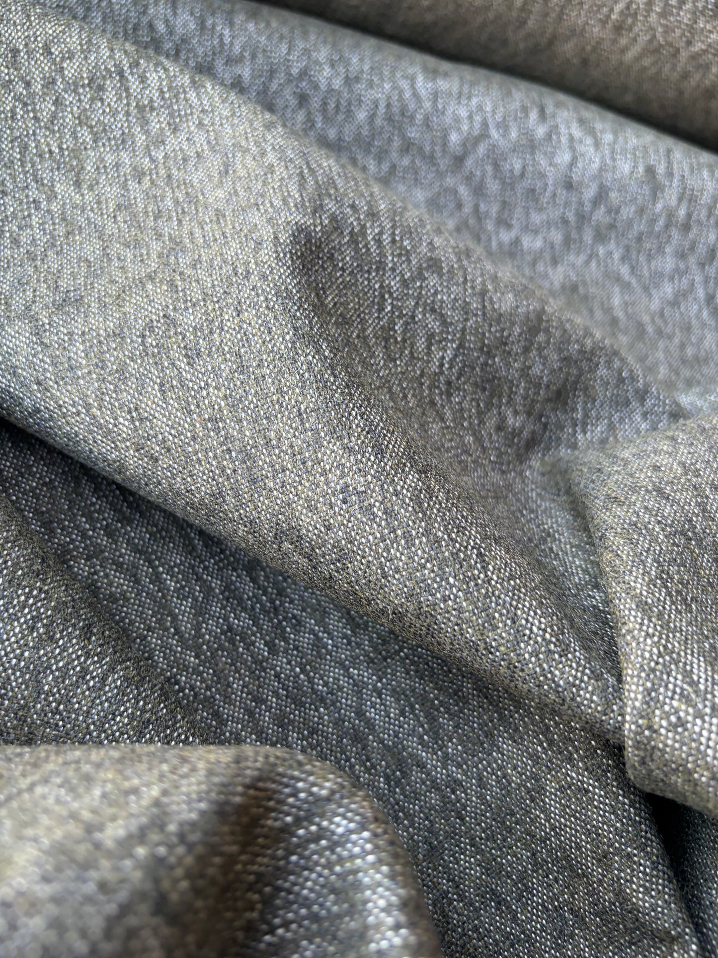 MOE 007 khaky mélange wool drape