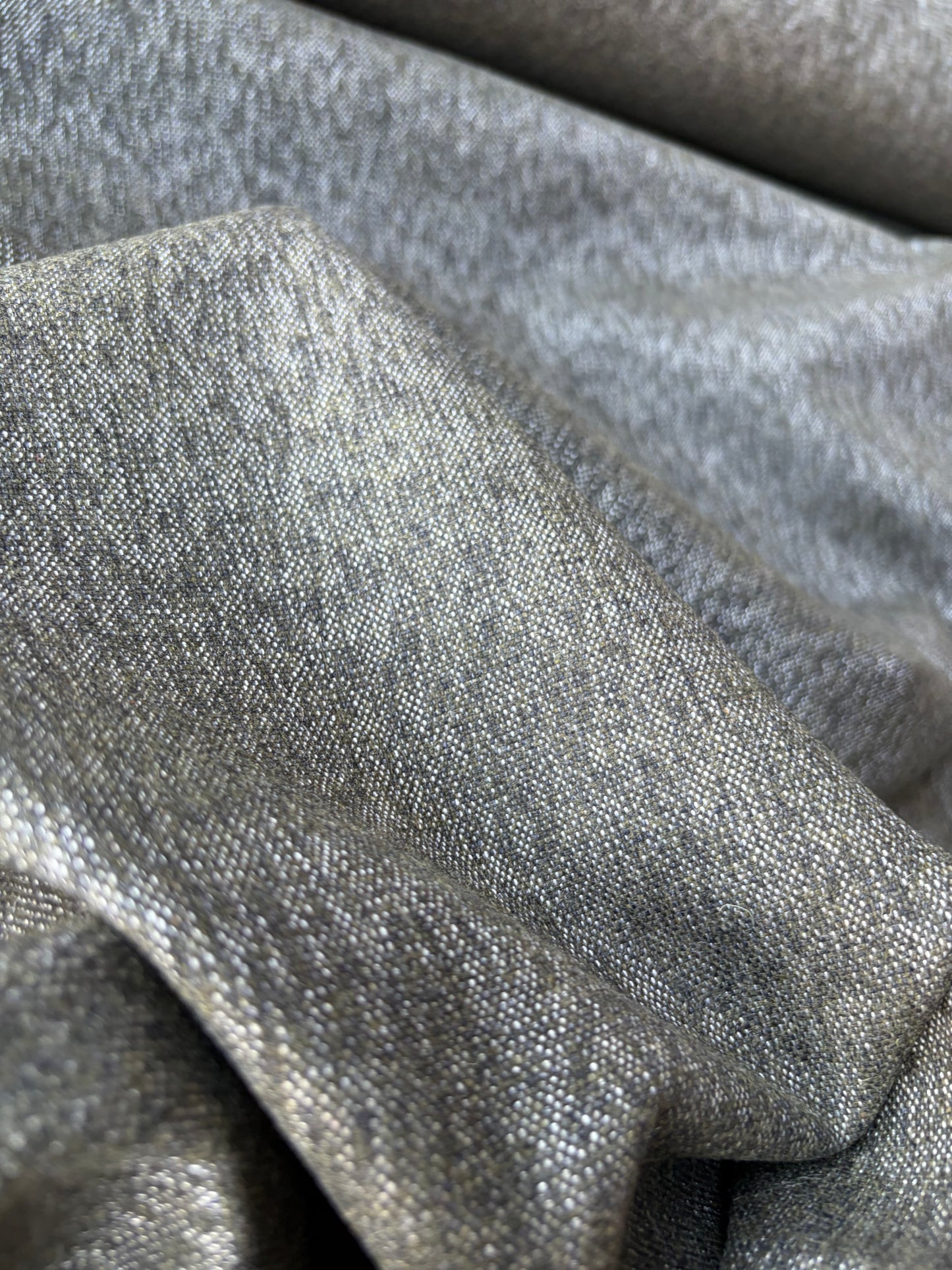 MOE 007 khaky mélange wool drape