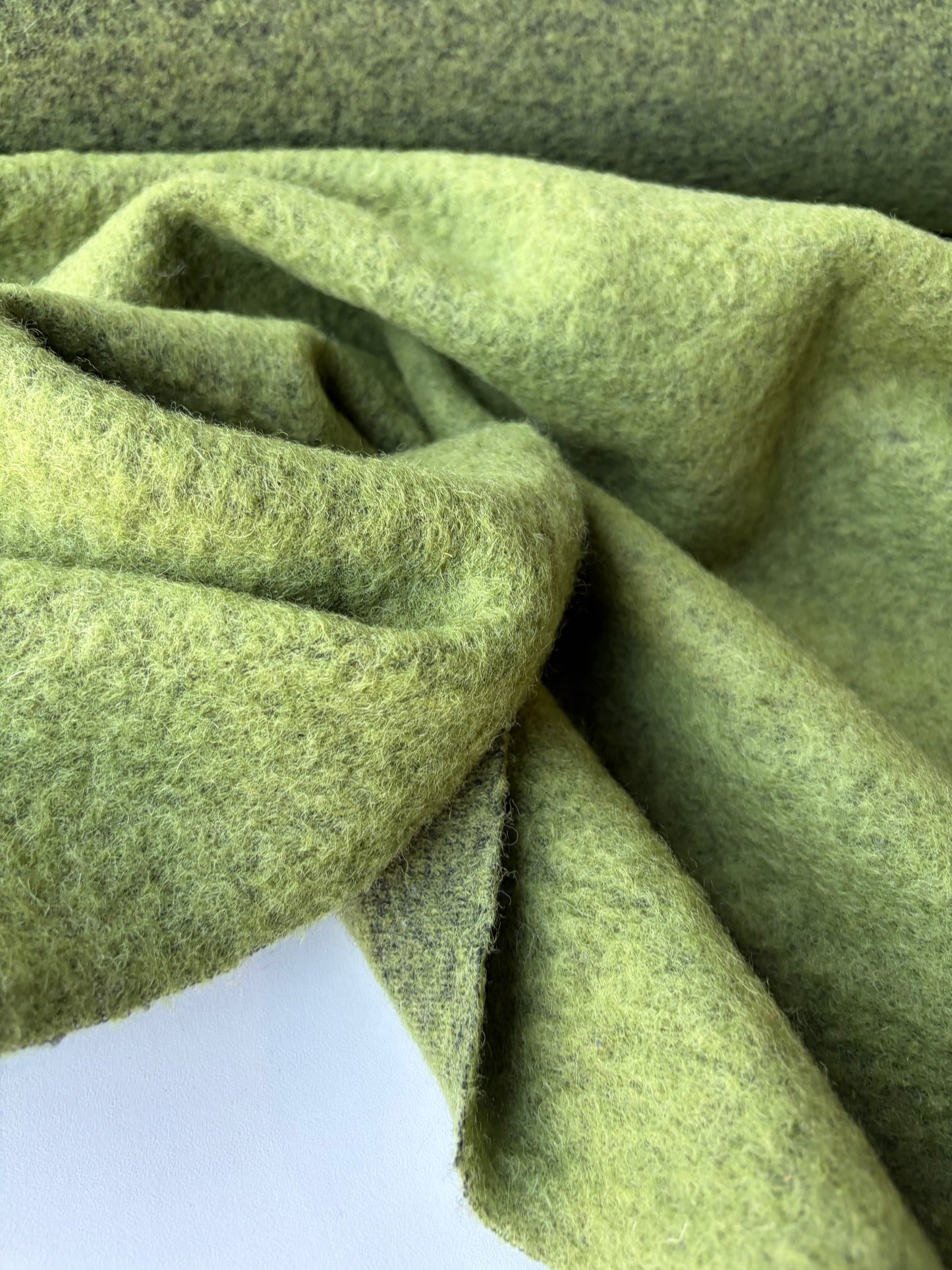 MOE 009 green heavy boiled wool