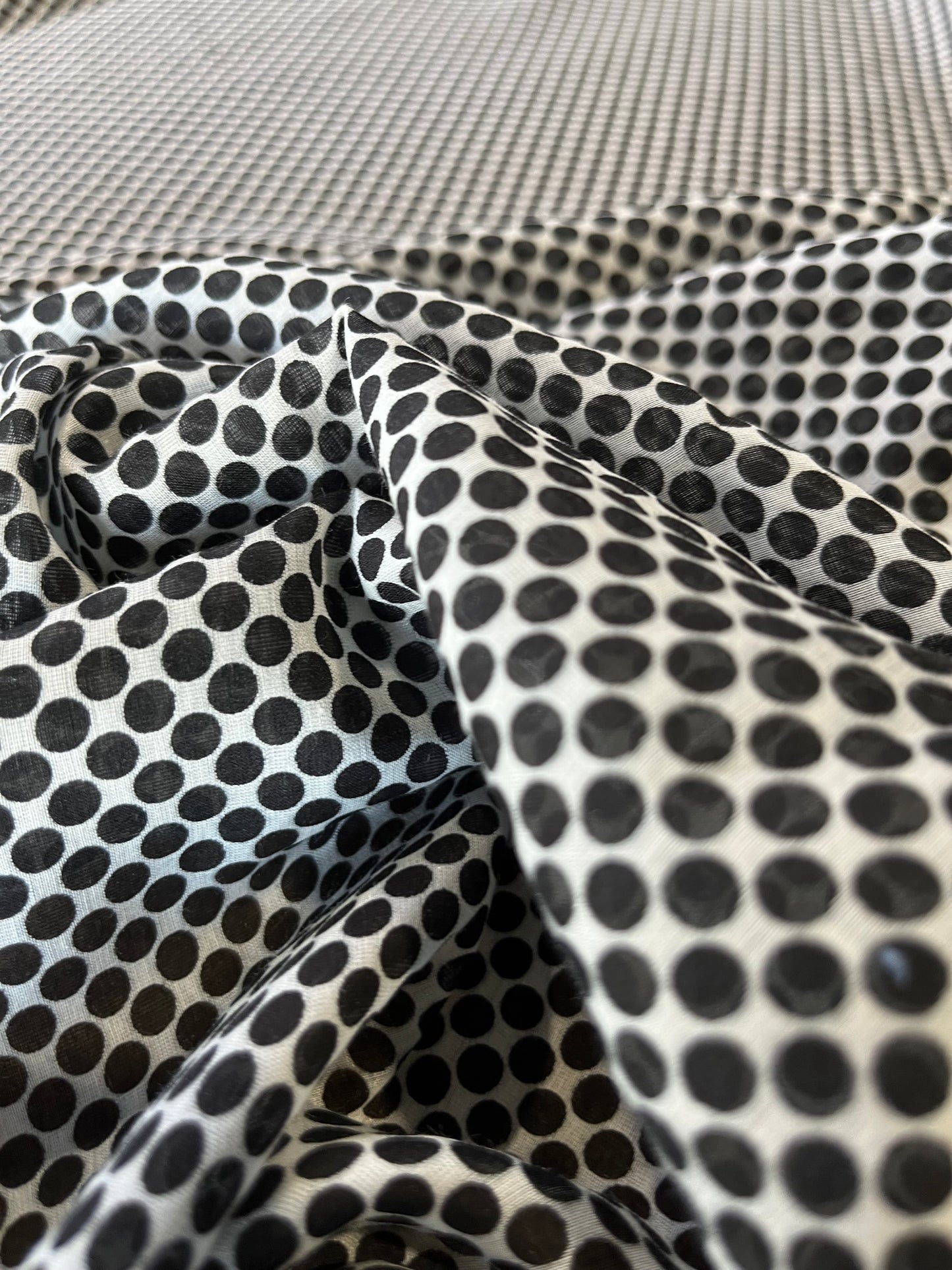 D01 SESANE 001  voile cotton silk with dots