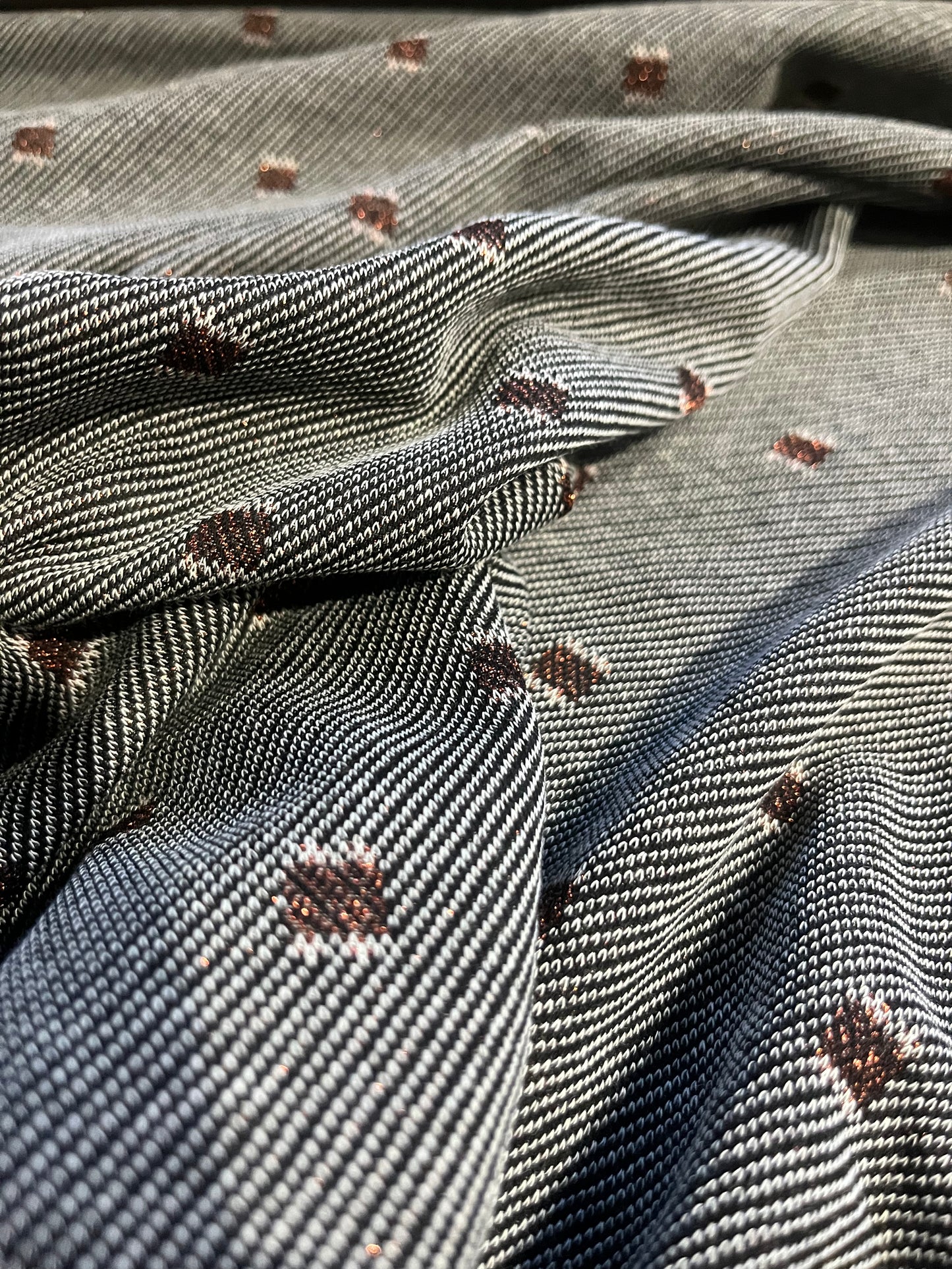 LC BASILE 037 jersey jacquard with lurex