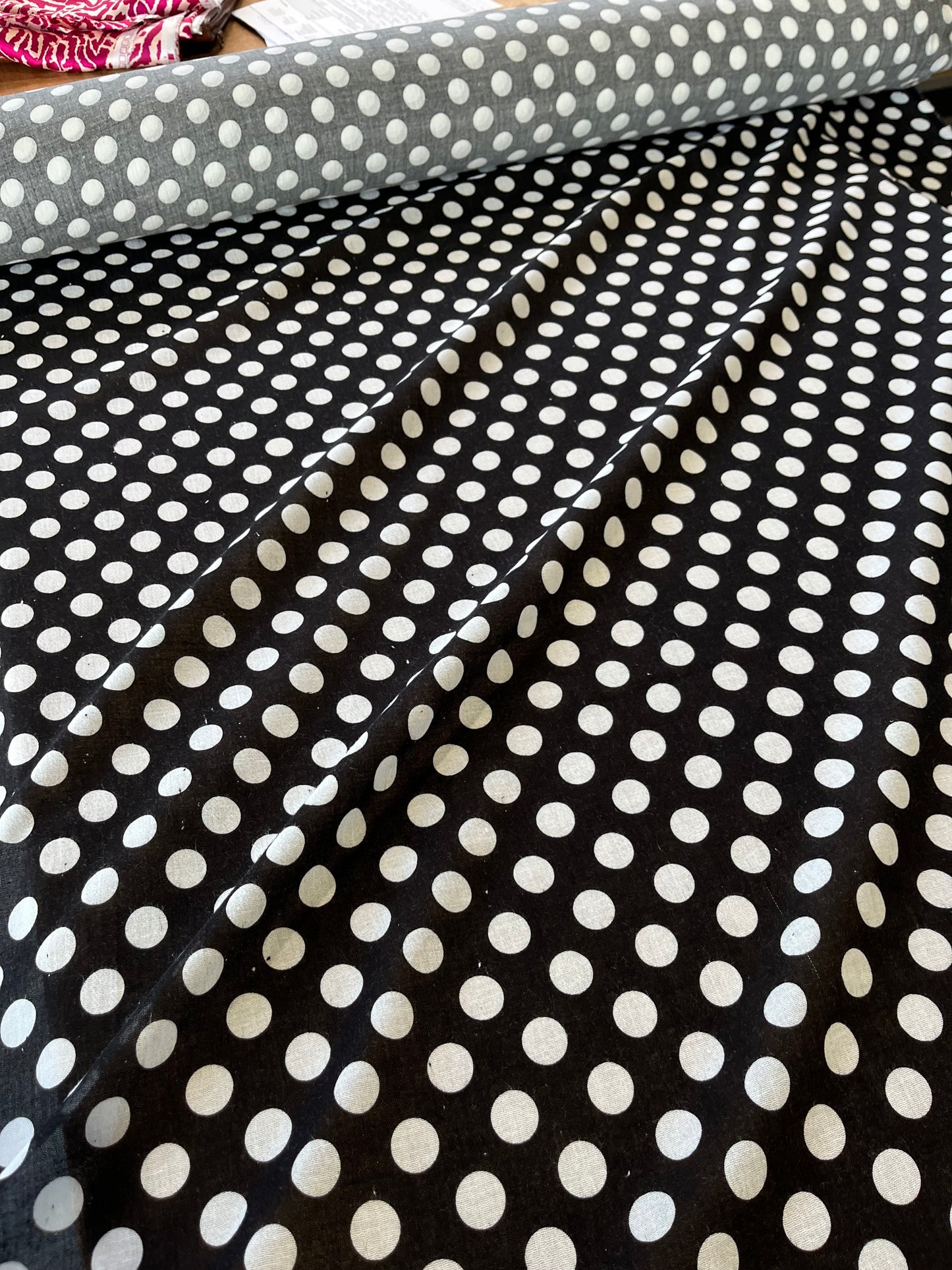 D01 SESANE 001  voile cotton silk with dots