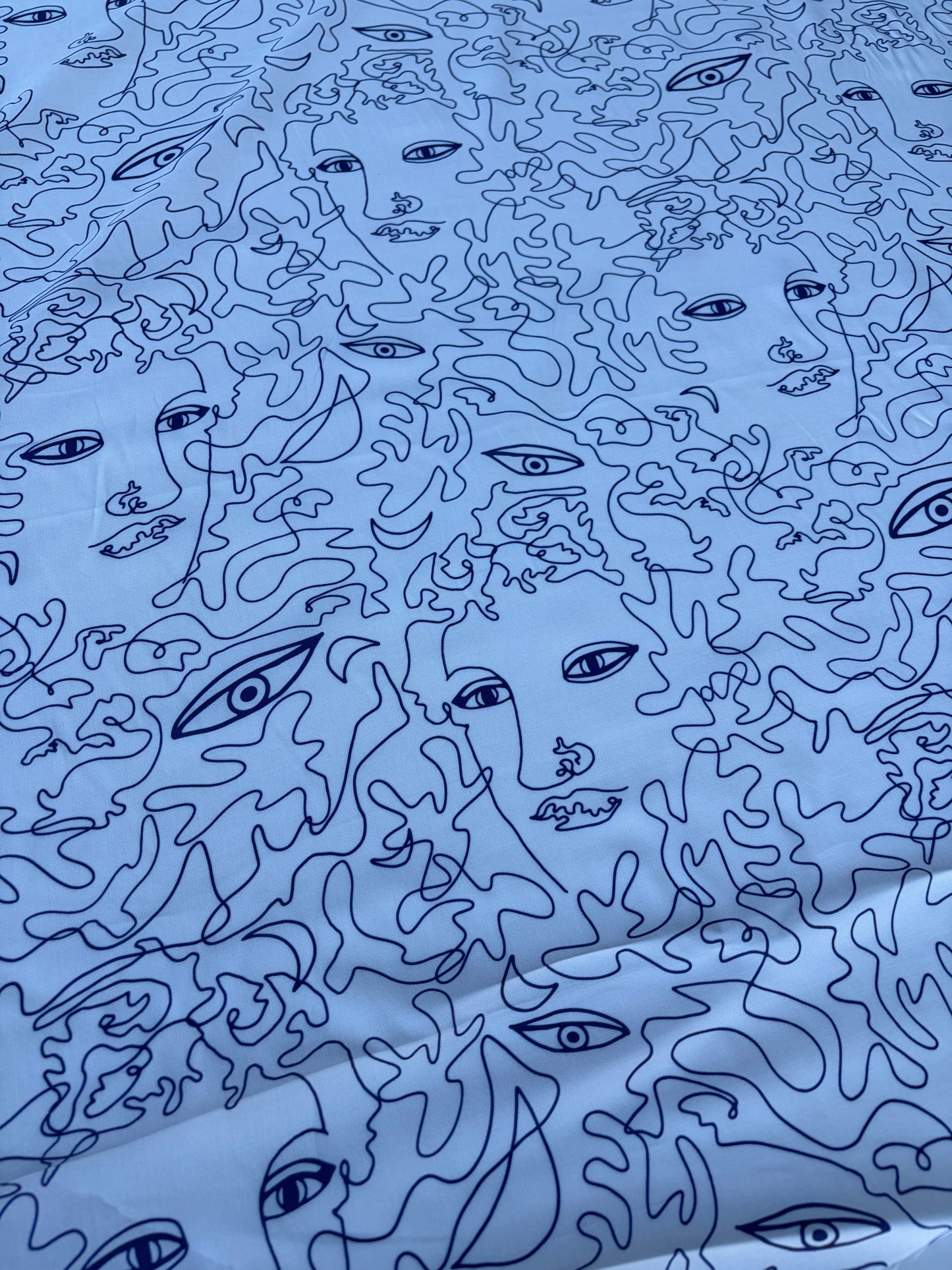 COMO 020 viscose twill white/navy faces