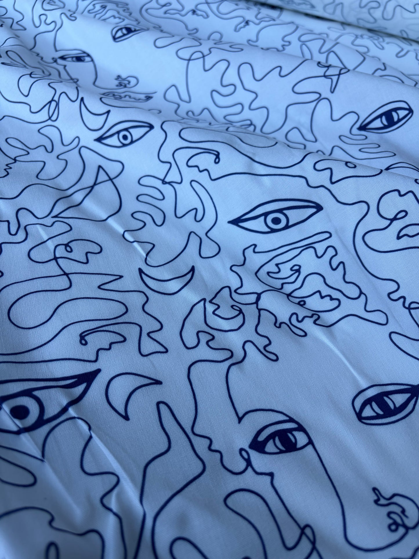 COMO 020 viscose twill white/navy faces