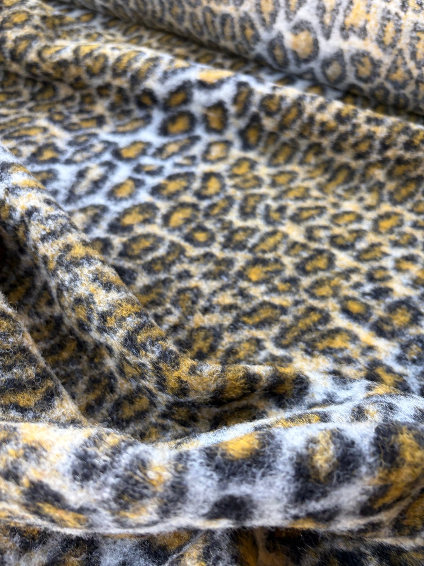 MOE 011 leopard heavy boiled wool