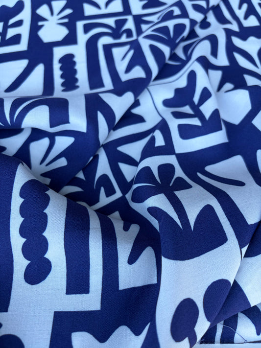 COMO 021 cotton voile navy/white geometrical design