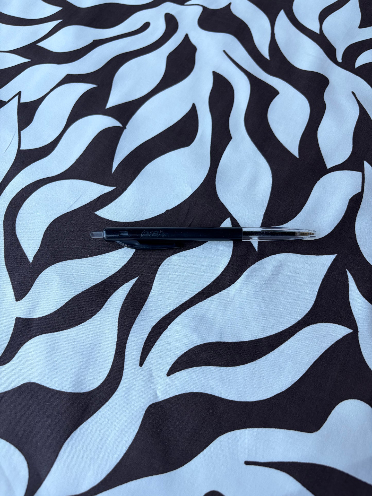 COMO 022 cotton papertouch brown/white print