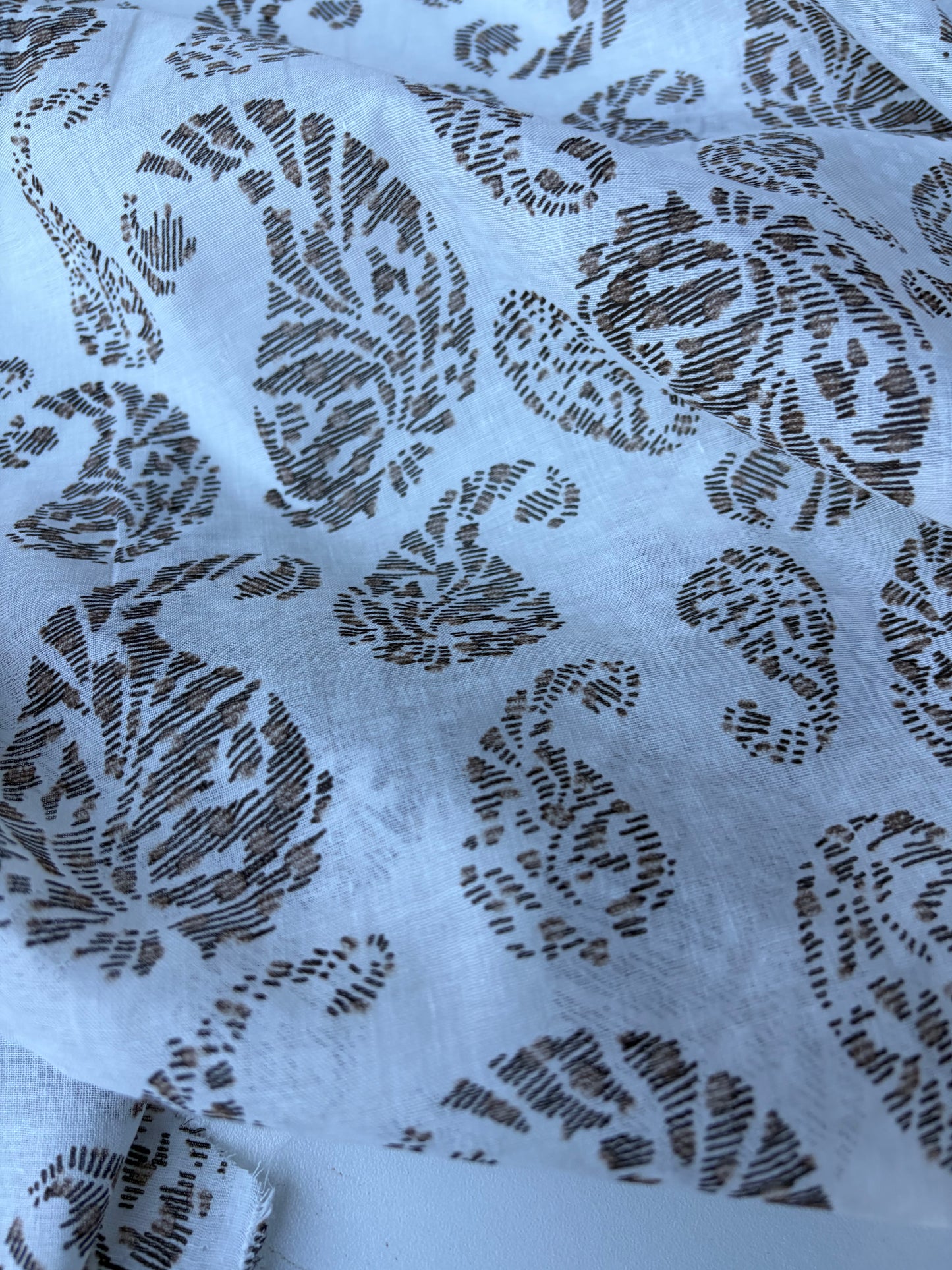 COMO 024 cotton voile brown cashemere print