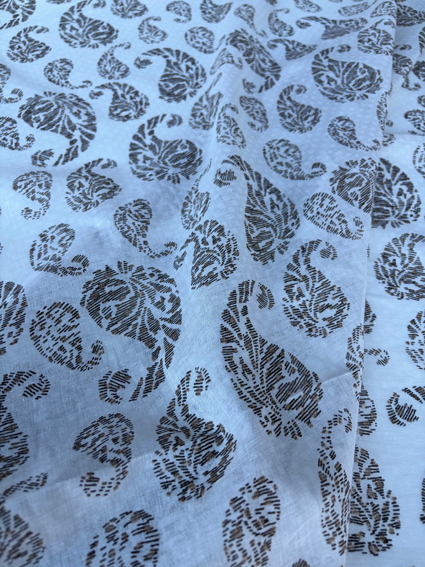 COMO 024 cotton voile brown cashemere print