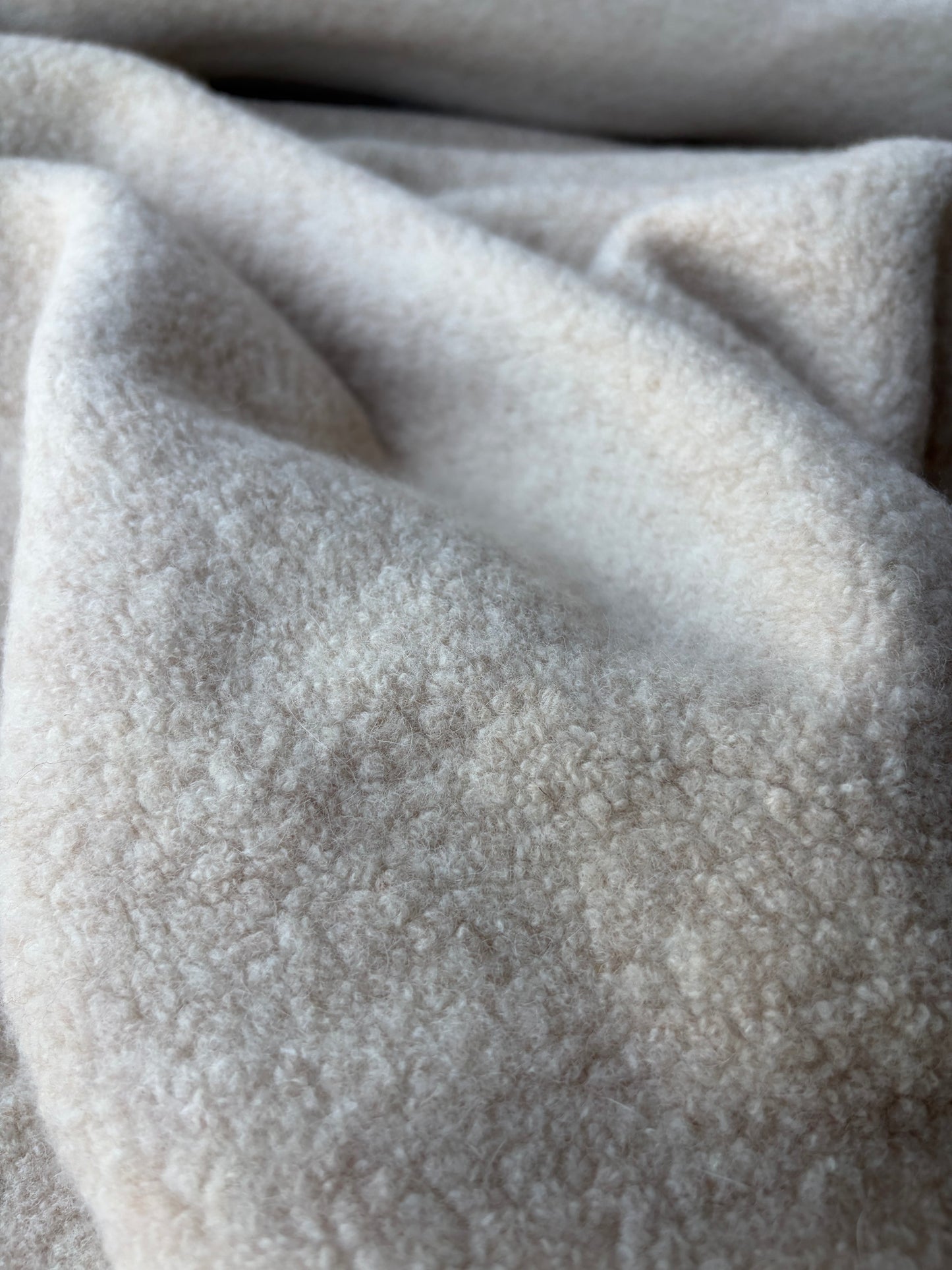 MOE 014 ecru heavy wool bouclette