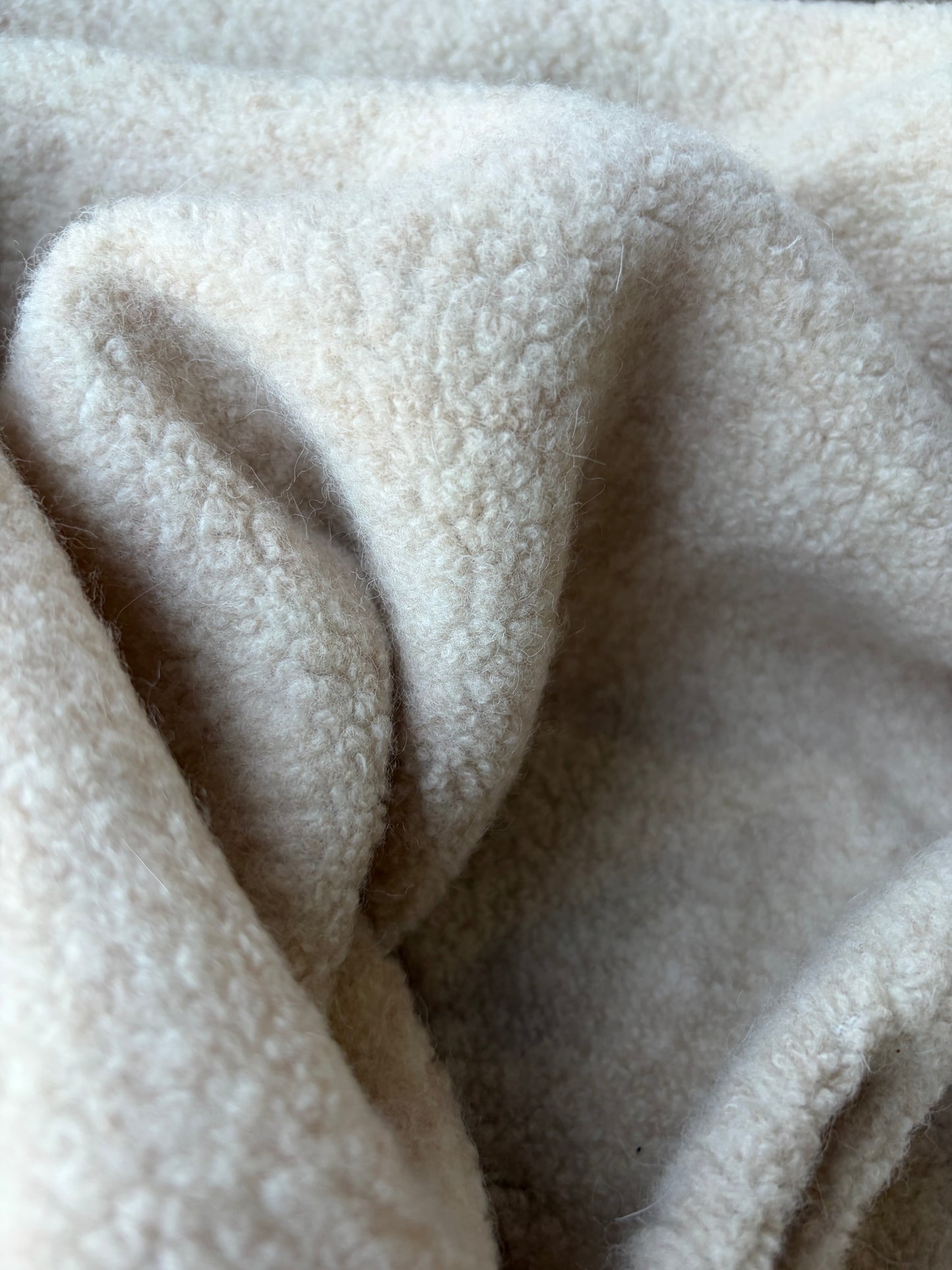 MOE 014 ecru heavy wool bouclette