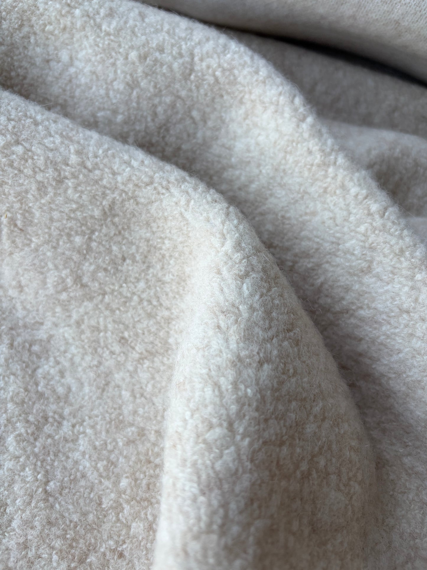 MOE 014 ecru heavy wool bouclette