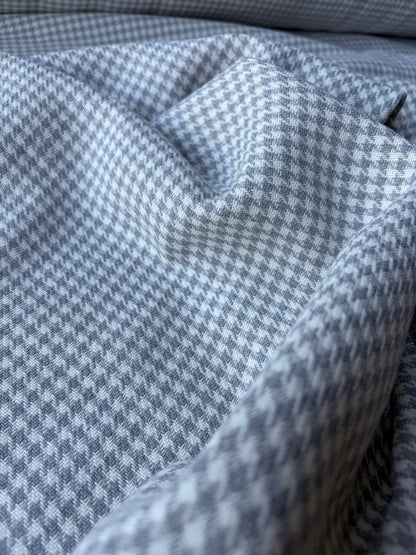 PC MOE 015 grey/ecru dogtooth cotton