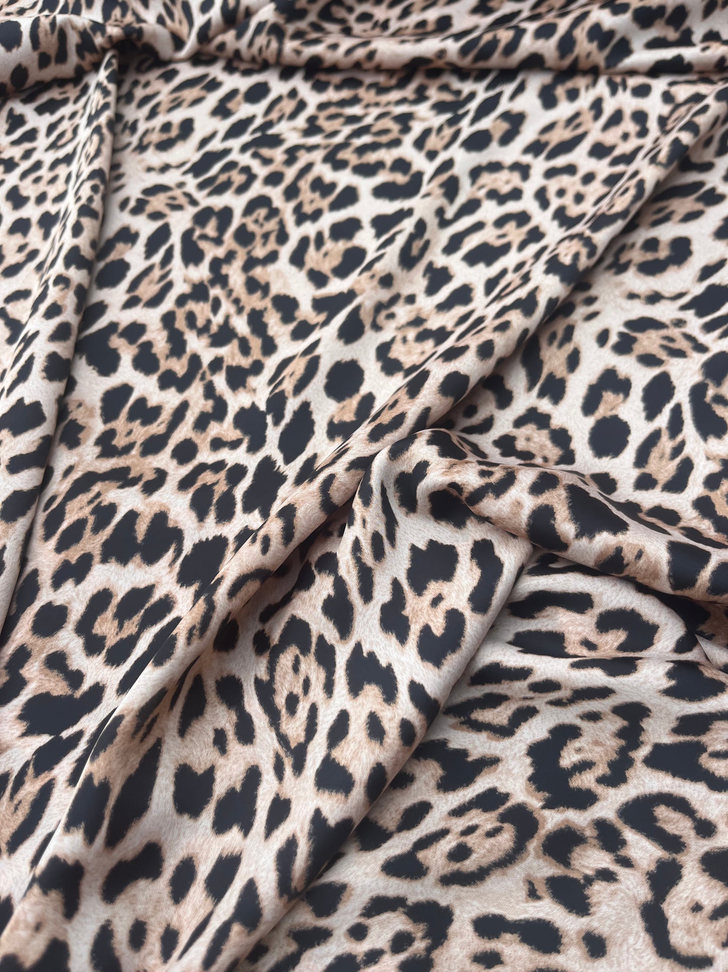 LUNA 005 satin leopard print