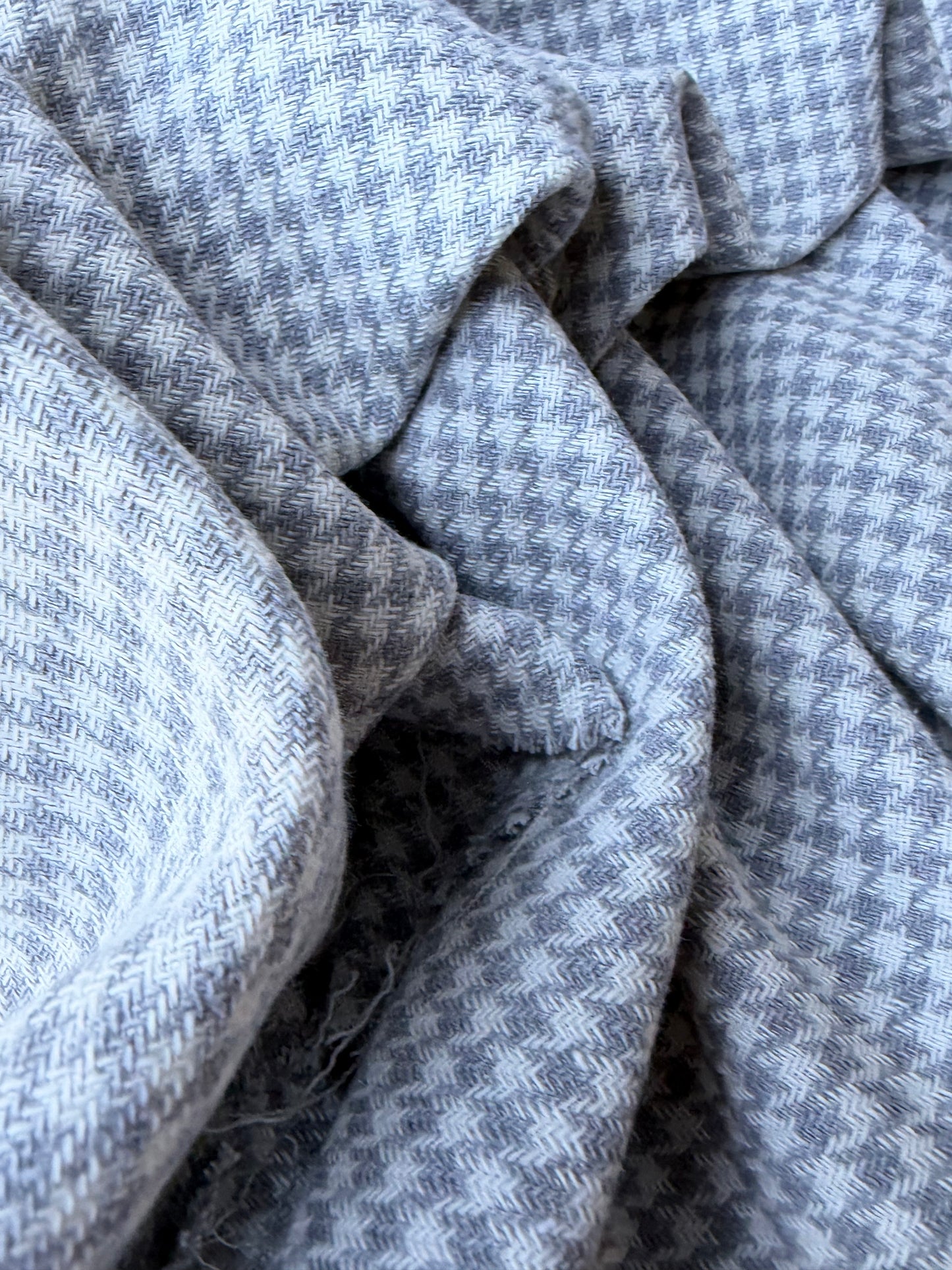 MOE 015 grey/ecru dogtooth cotton