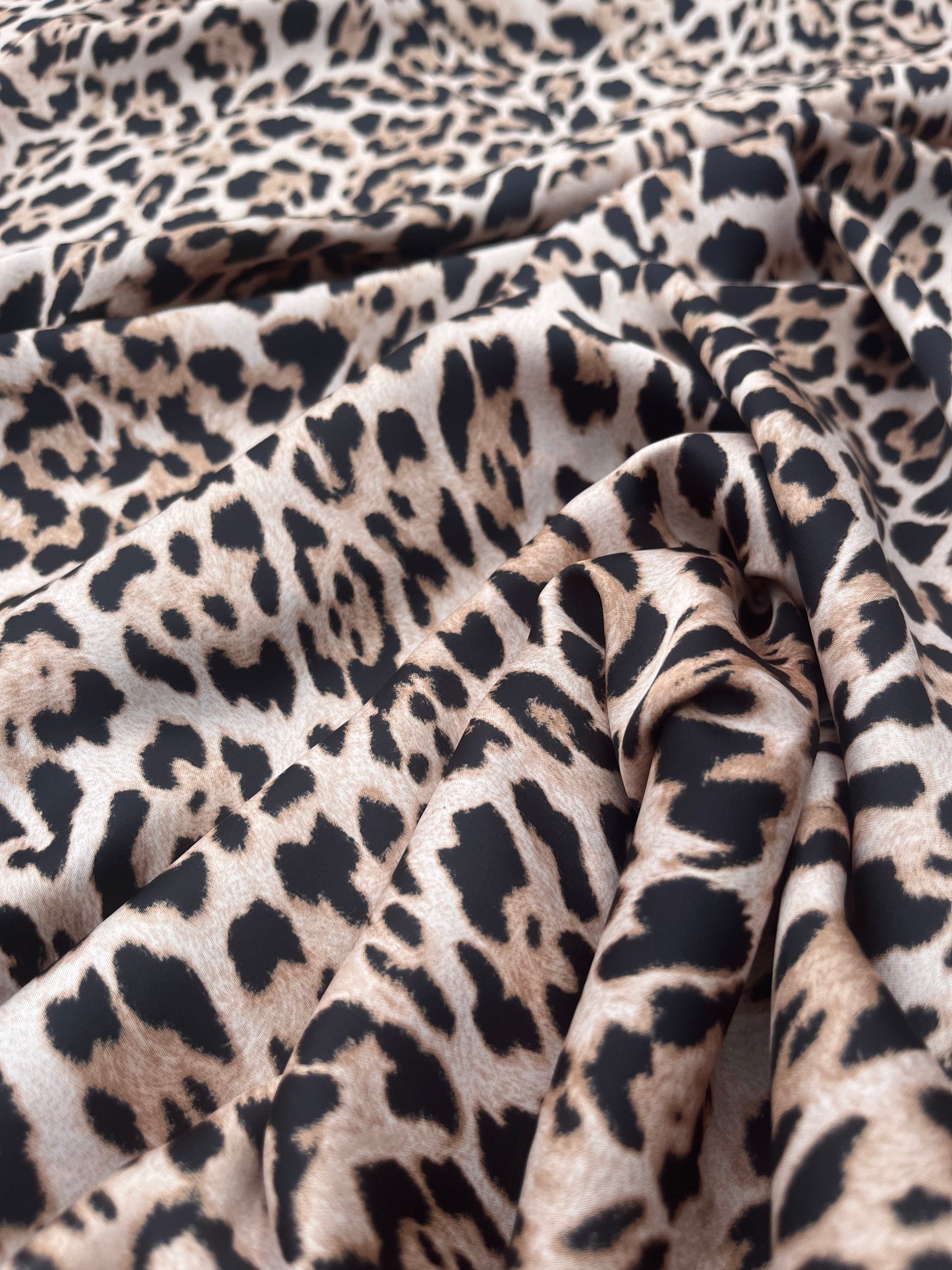 LUNA 005 satin leopard print