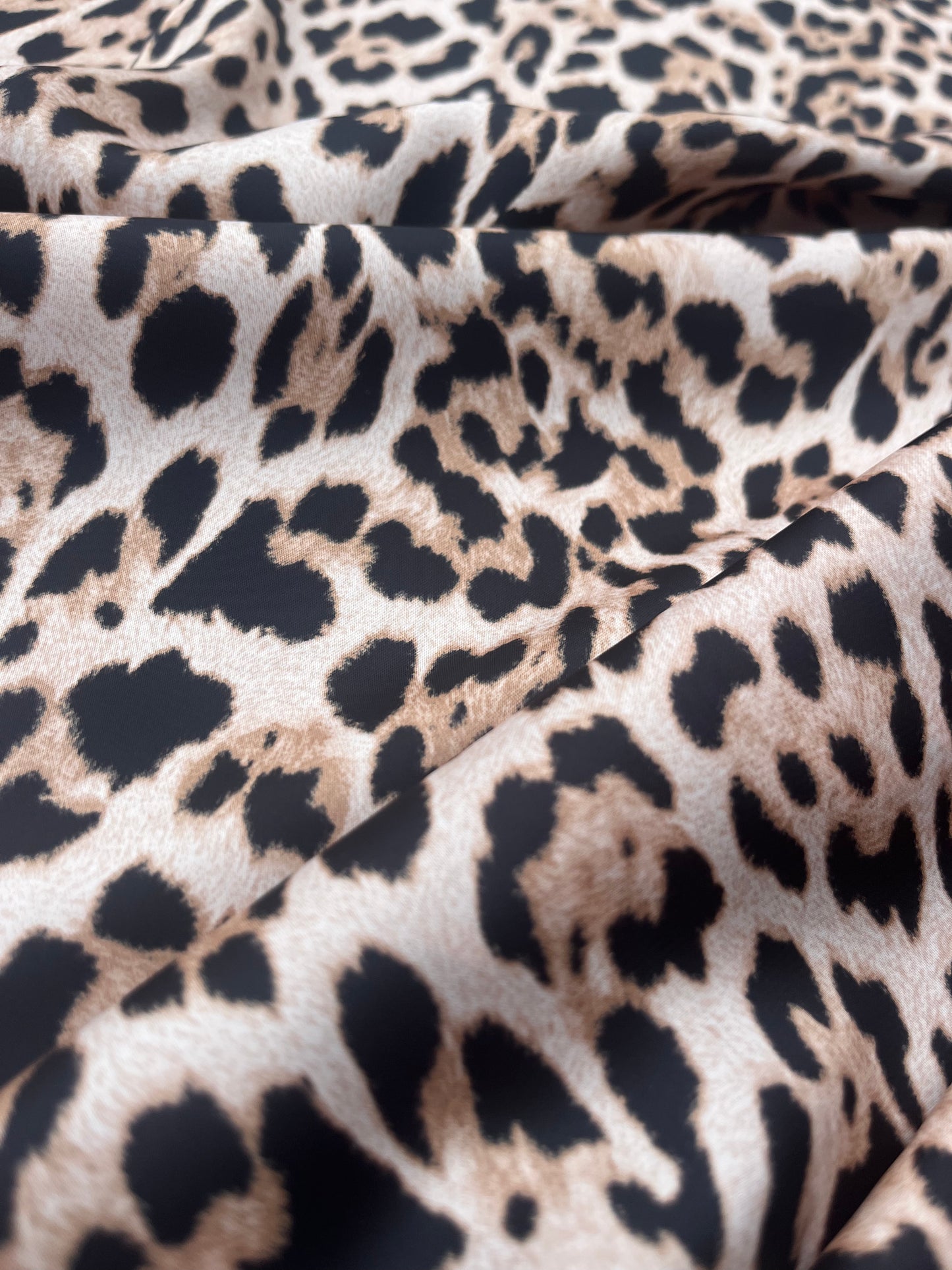 LUNA 005 satin leopard print