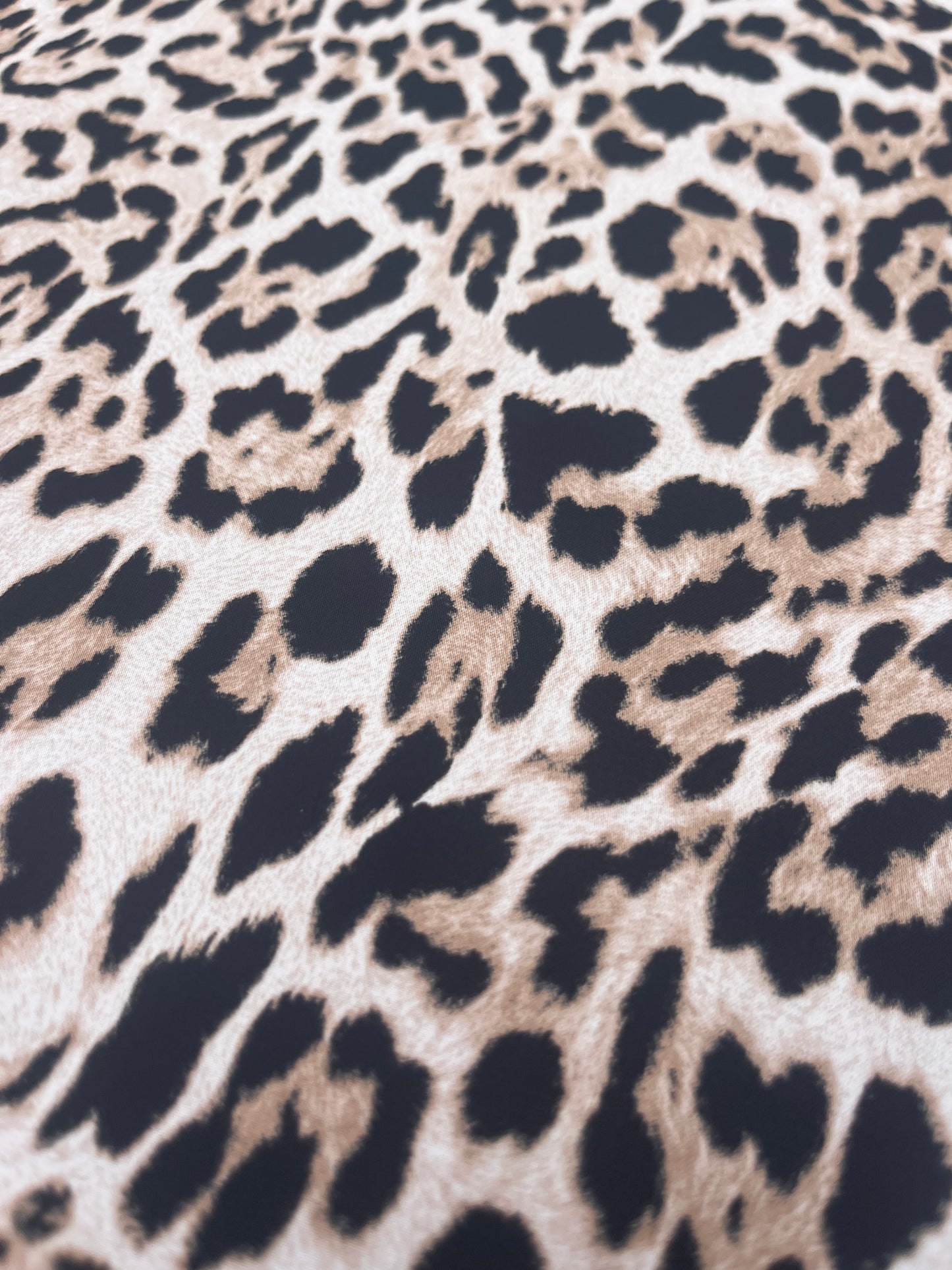 LUNA 005 satin leopard print