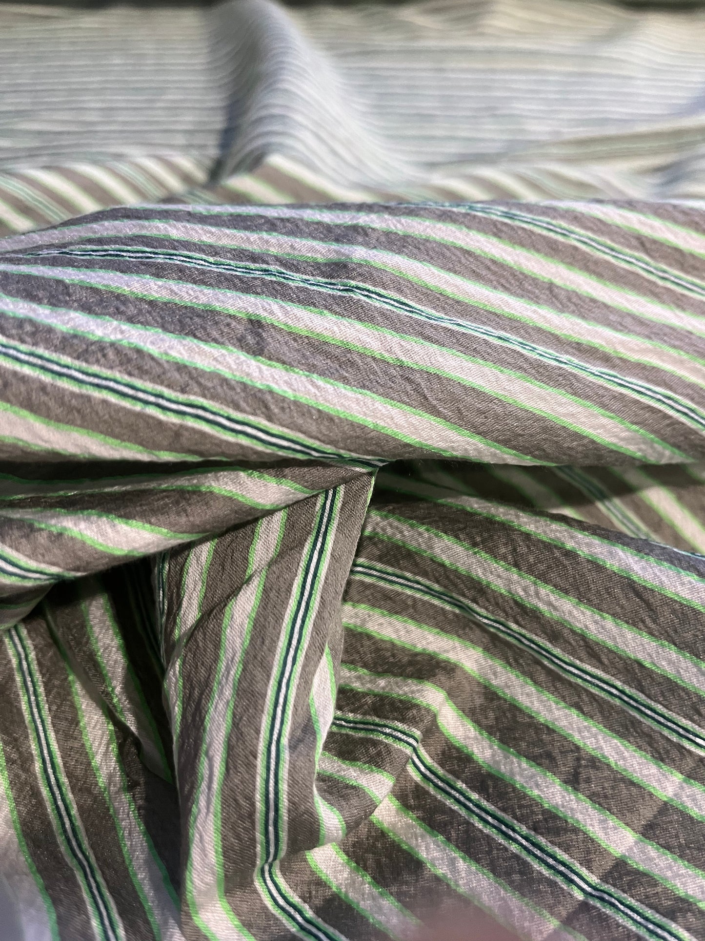 BASILE 046 crushed viscose woven strips