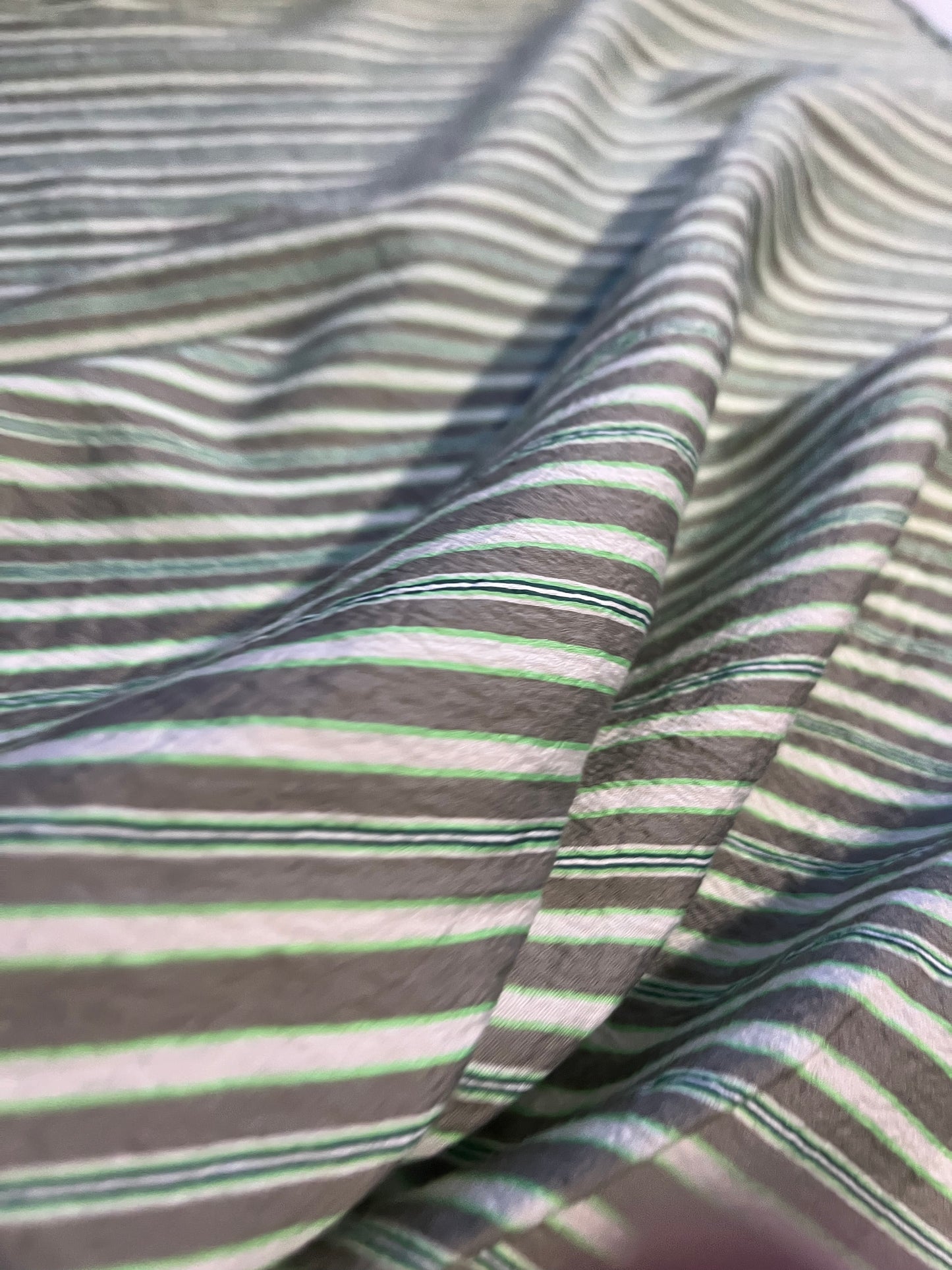 BASILE 046 crushed viscose woven strips