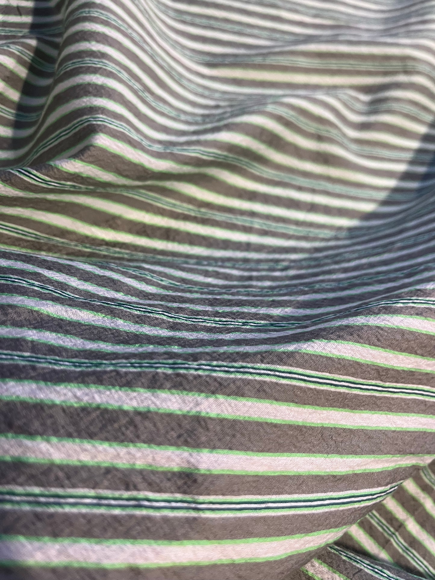 BASILE 046 crushed viscose woven strips